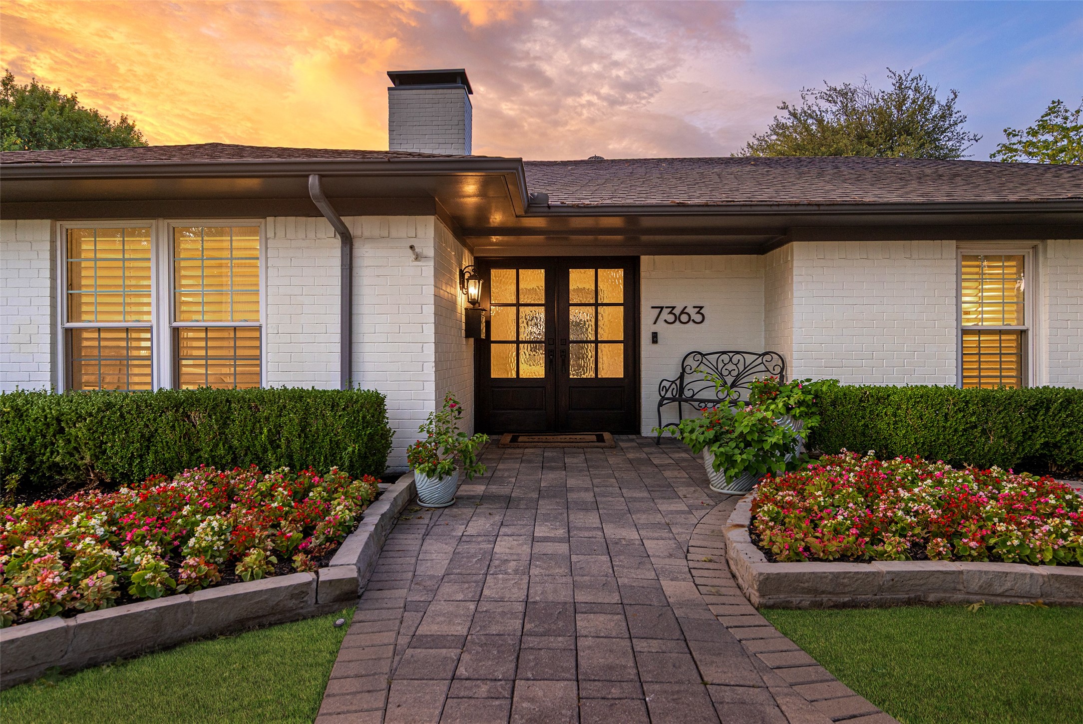 7363 Meadow Oaks Drive