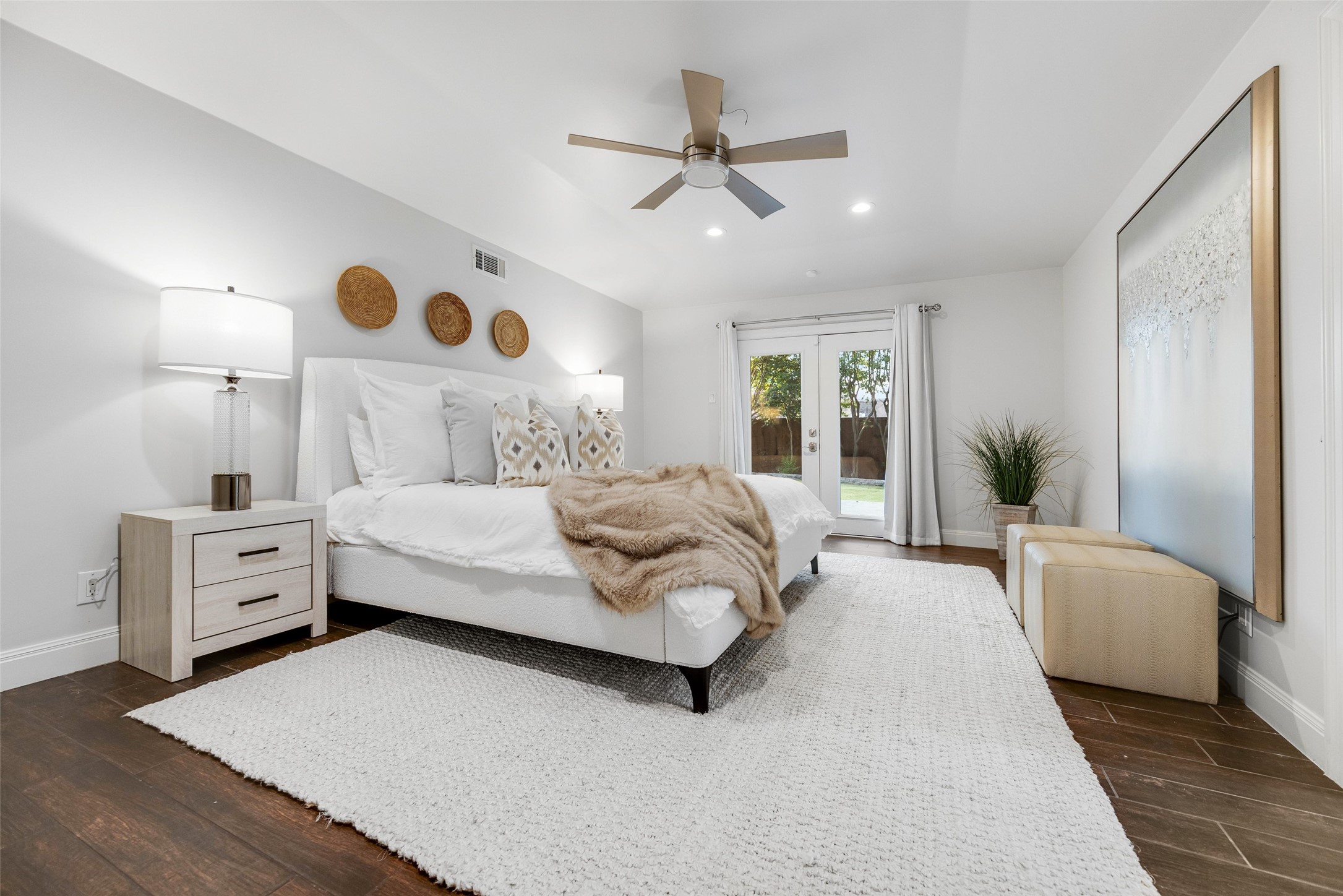 7363 Meadow Oaks Drive