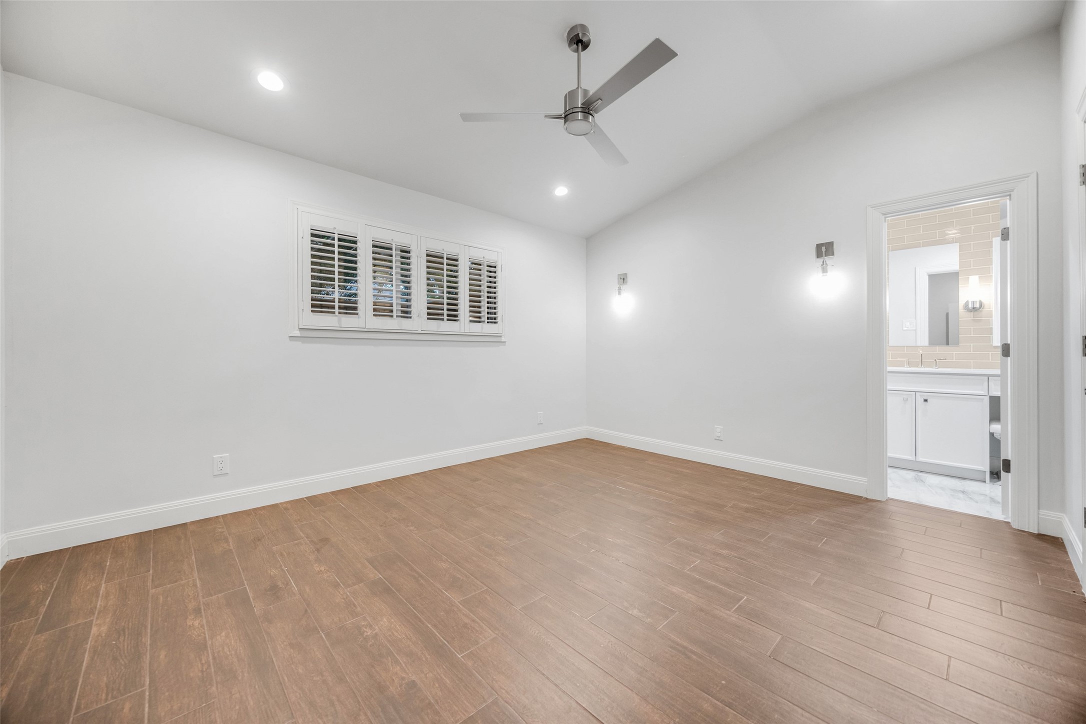 7363 Meadow Oaks Drive