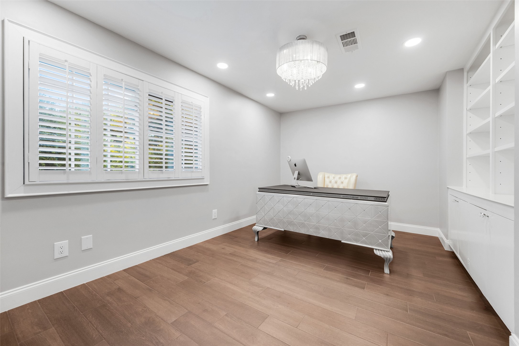 7363 Meadow Oaks Drive