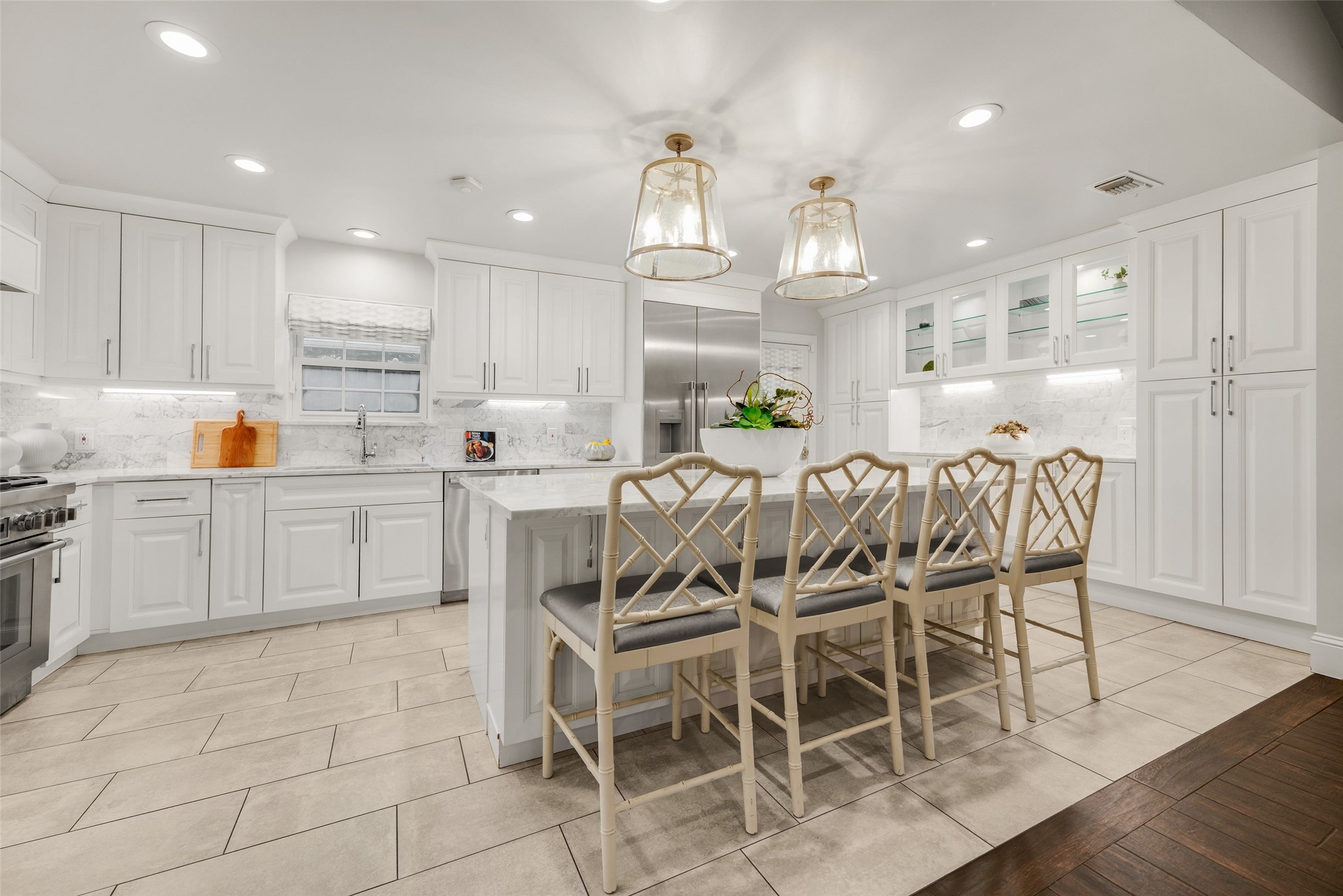 7363 Meadow Oaks Drive