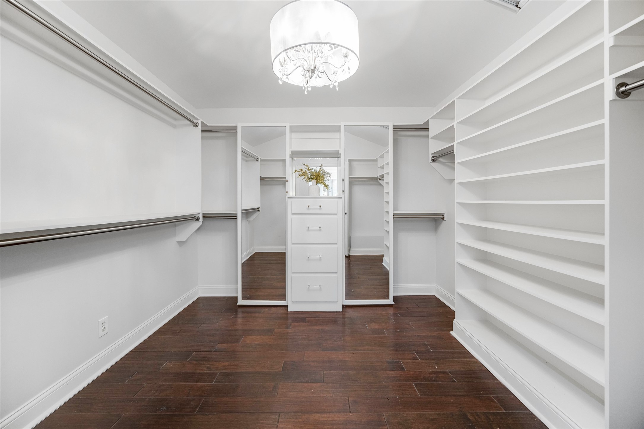 7363 Meadow Oaks Drive