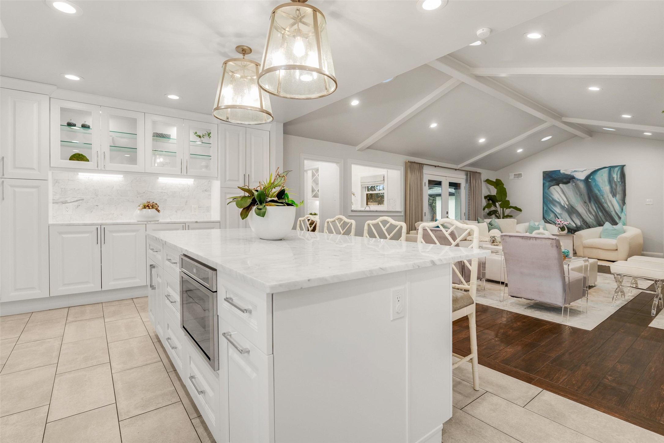 7363 Meadow Oaks Drive