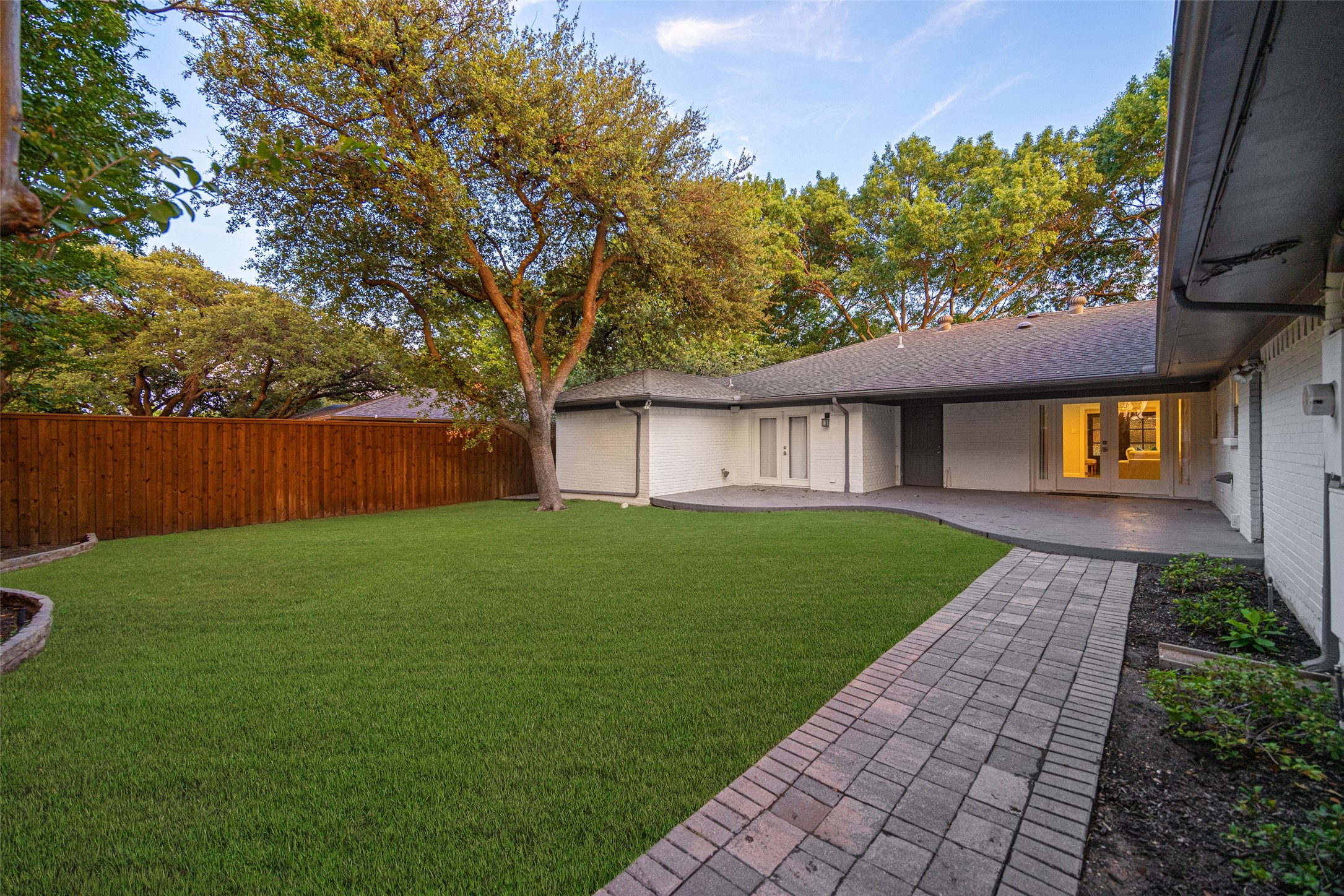 7363 Meadow Oaks Drive