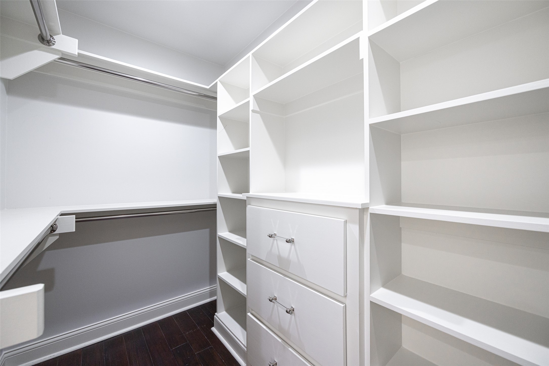 7363 Meadow Oaks Drive