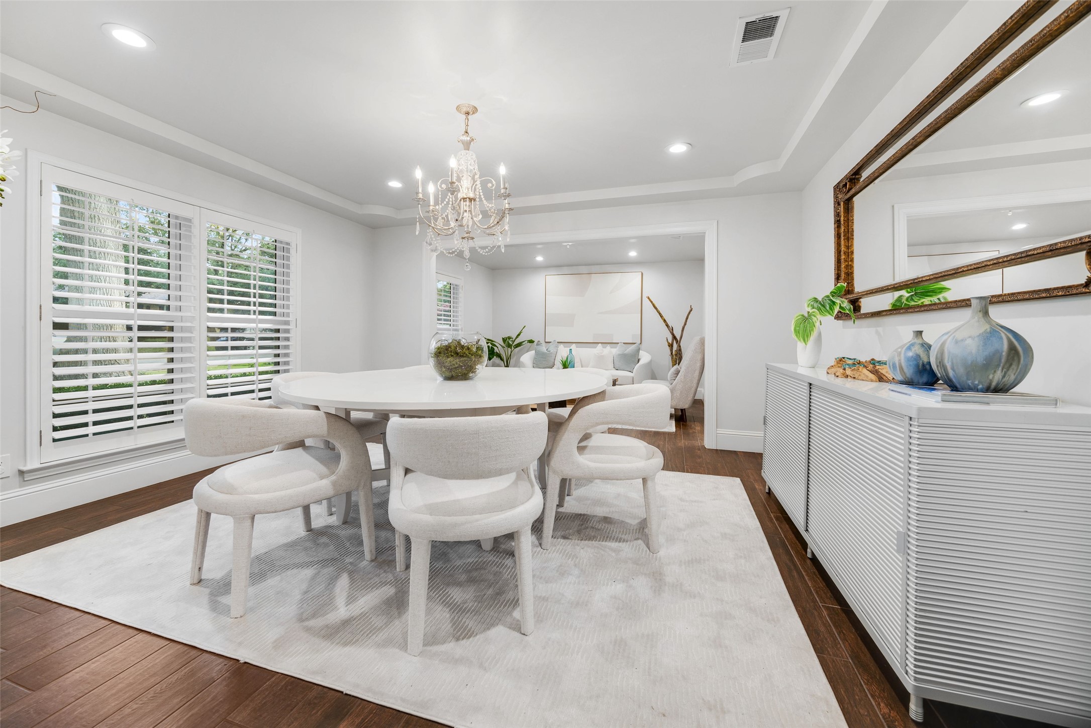 7363 Meadow Oaks Drive