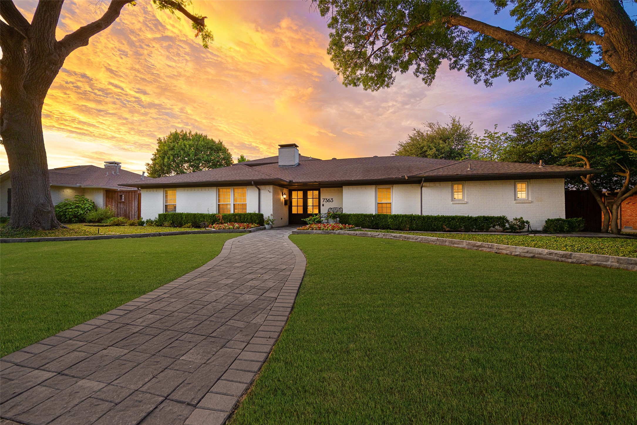 7363 Meadow Oaks Drive