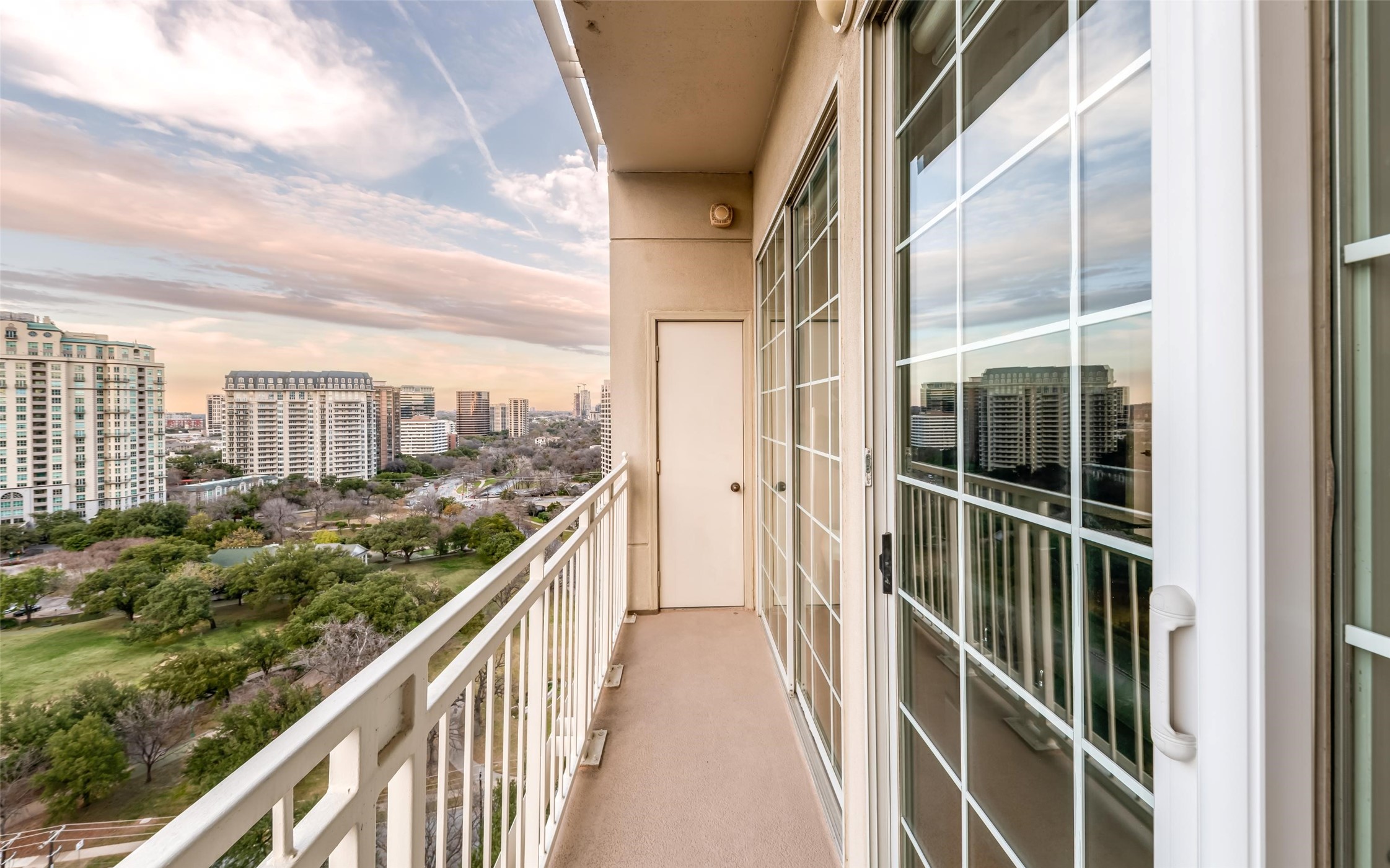 3225 Turtle Creek Boulevard 1906