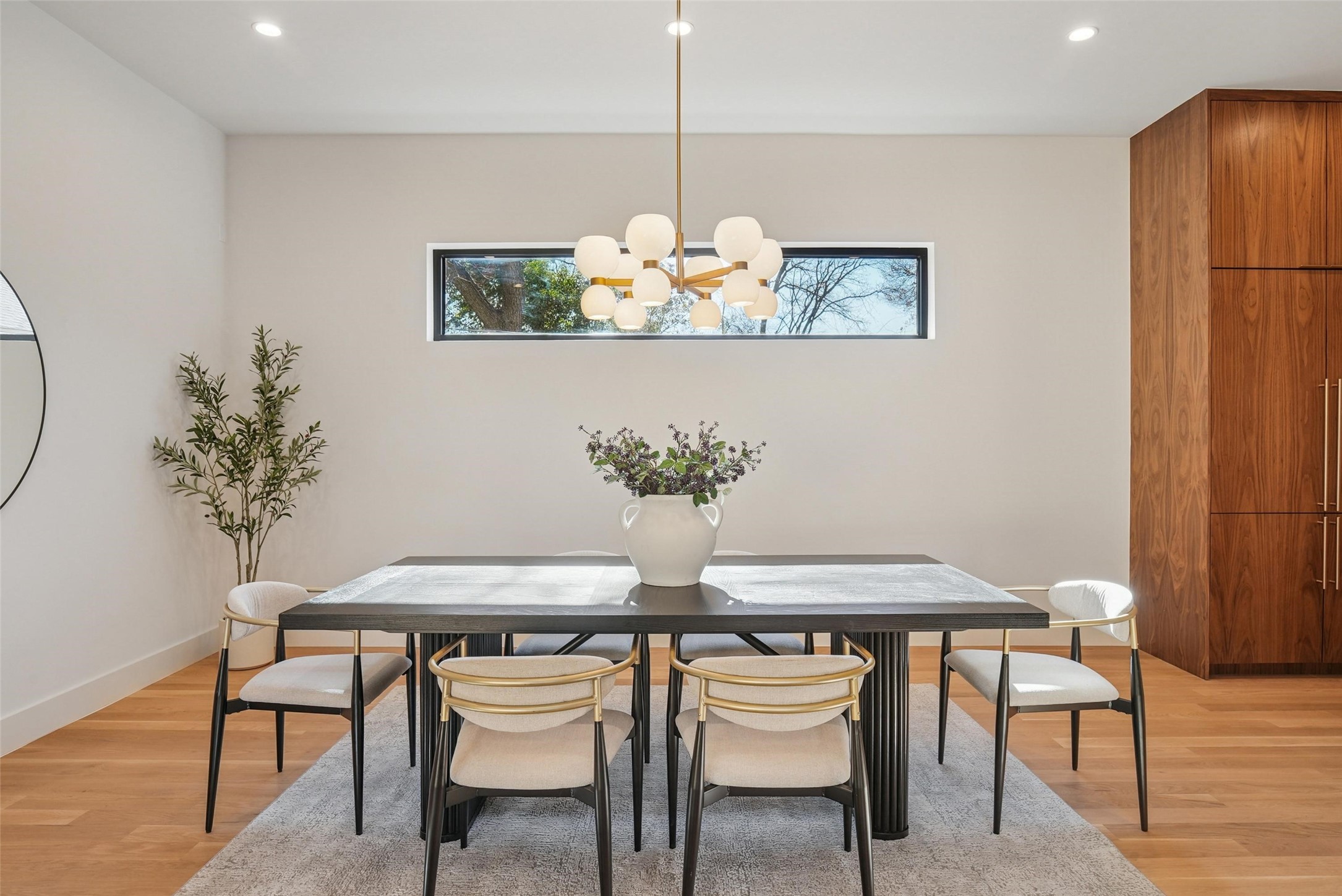 8650 San Fernando Way