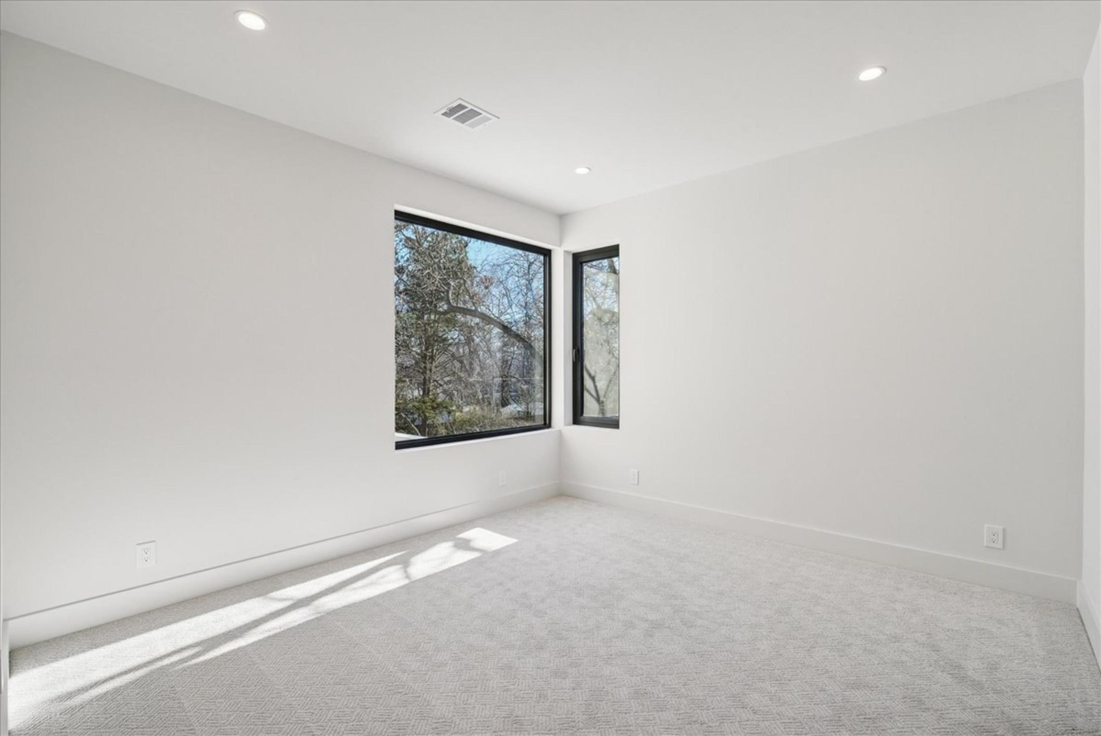 8650 San Fernando Way