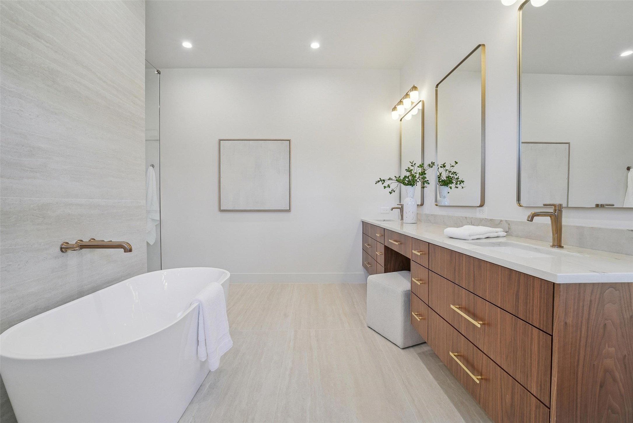 8650 San Fernando Way