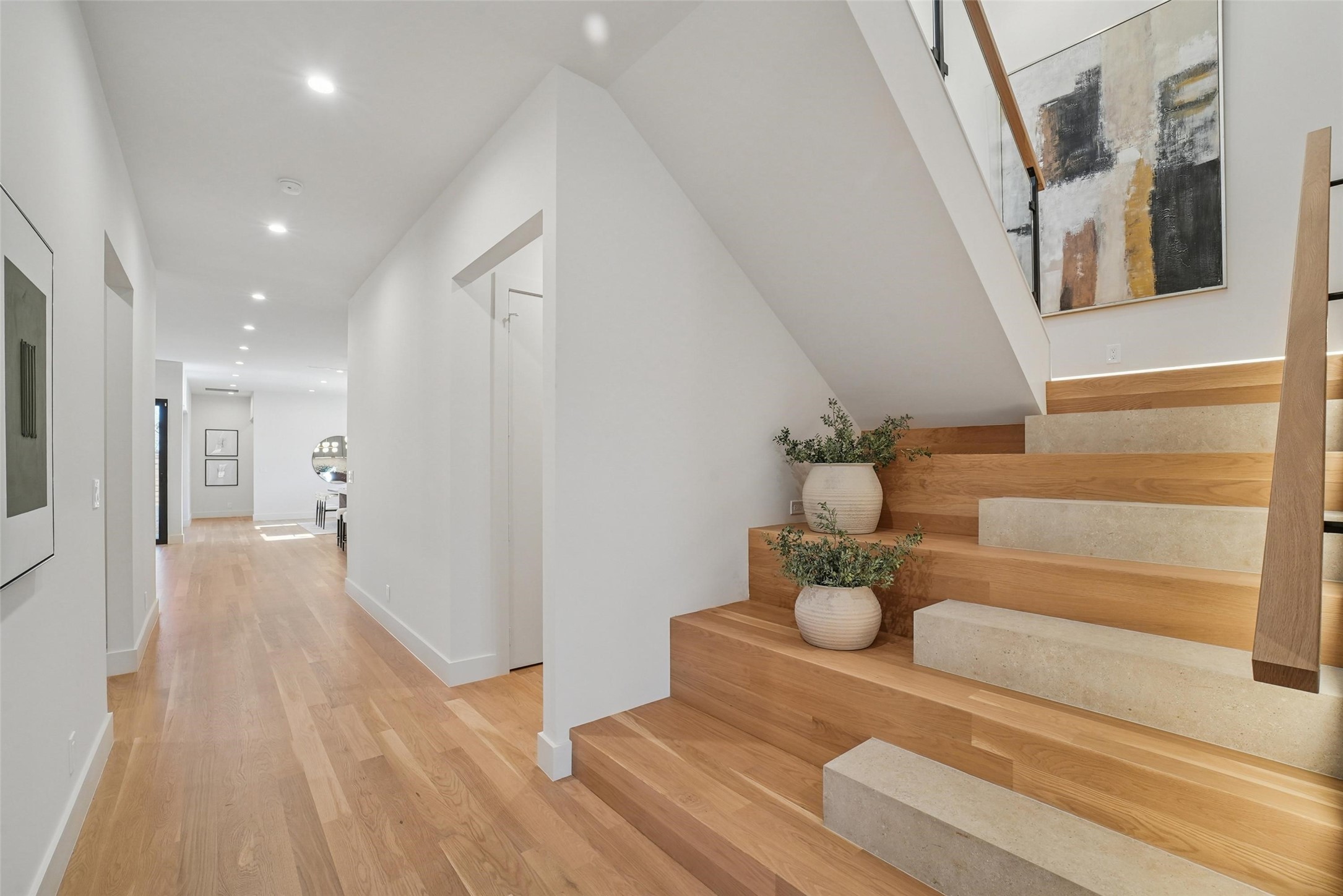 8650 San Fernando Way