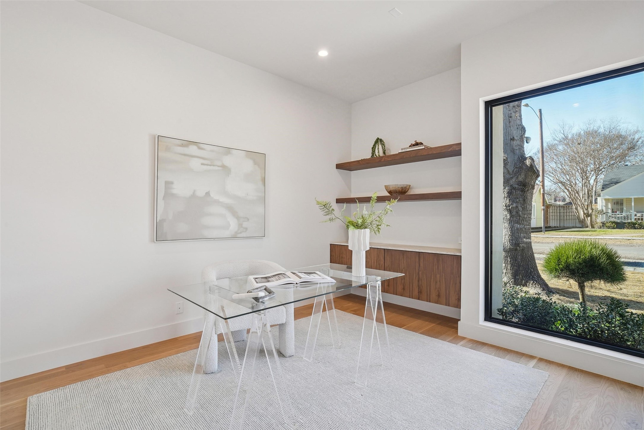 8650 San Fernando Way