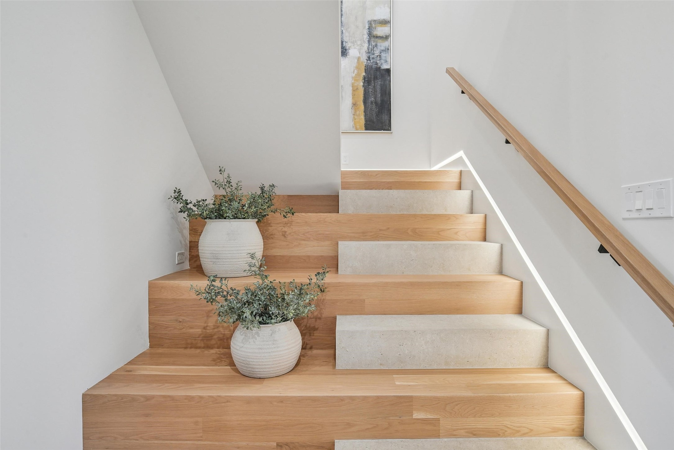 8650 San Fernando Way