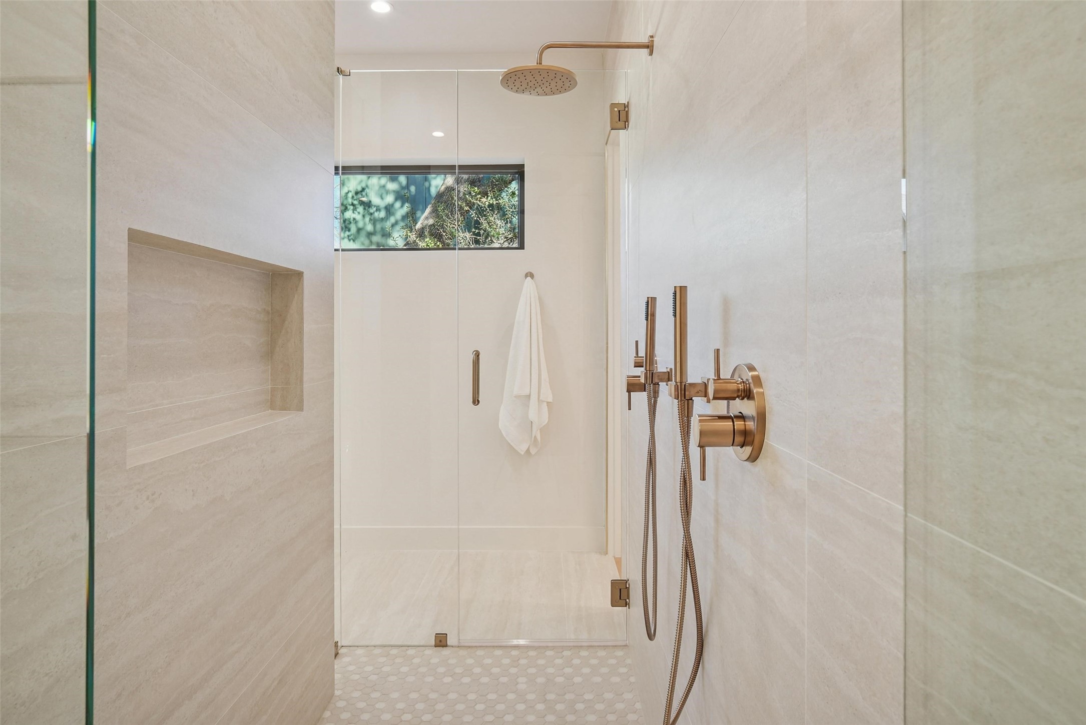 8650 San Fernando Way