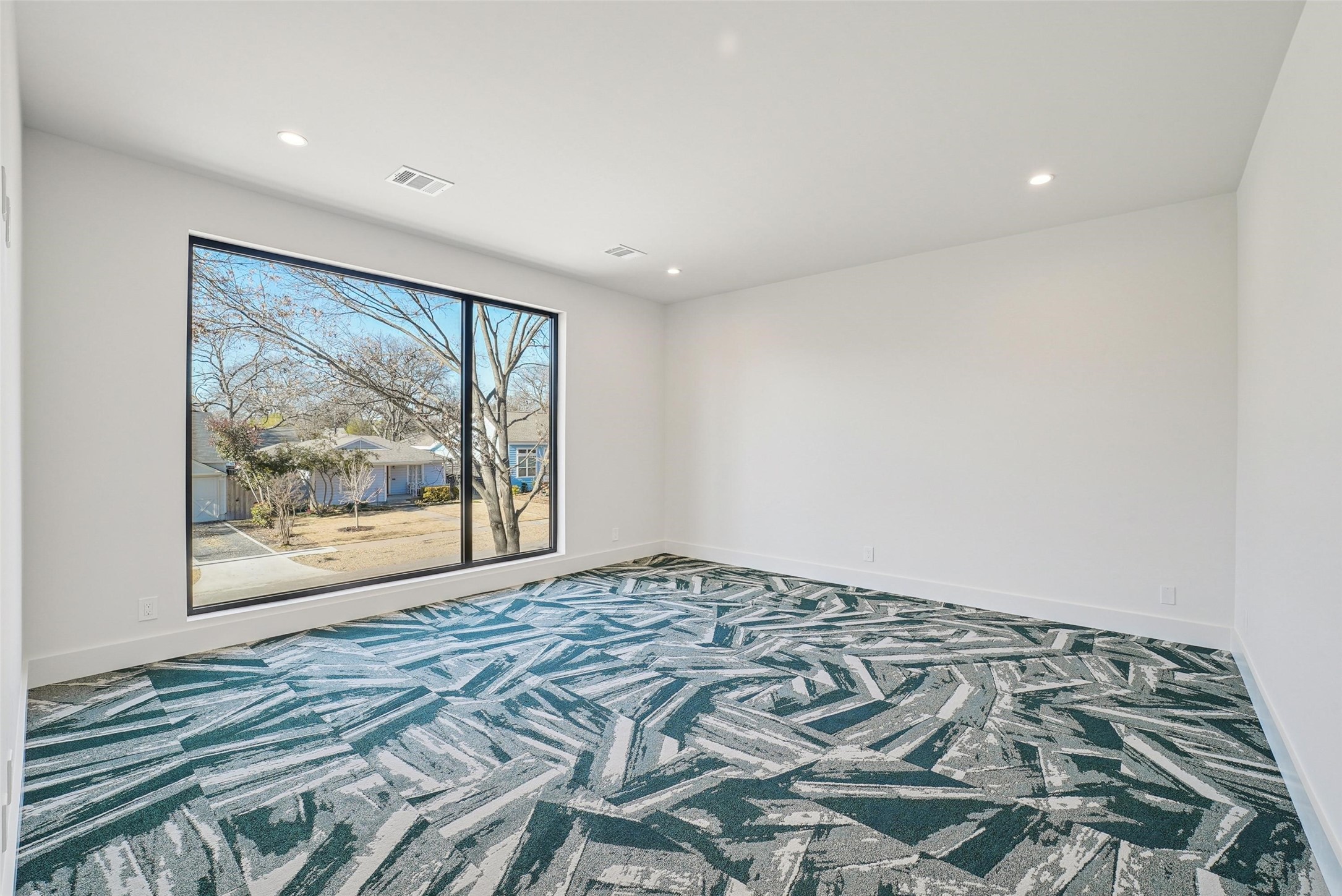 8650 San Fernando Way