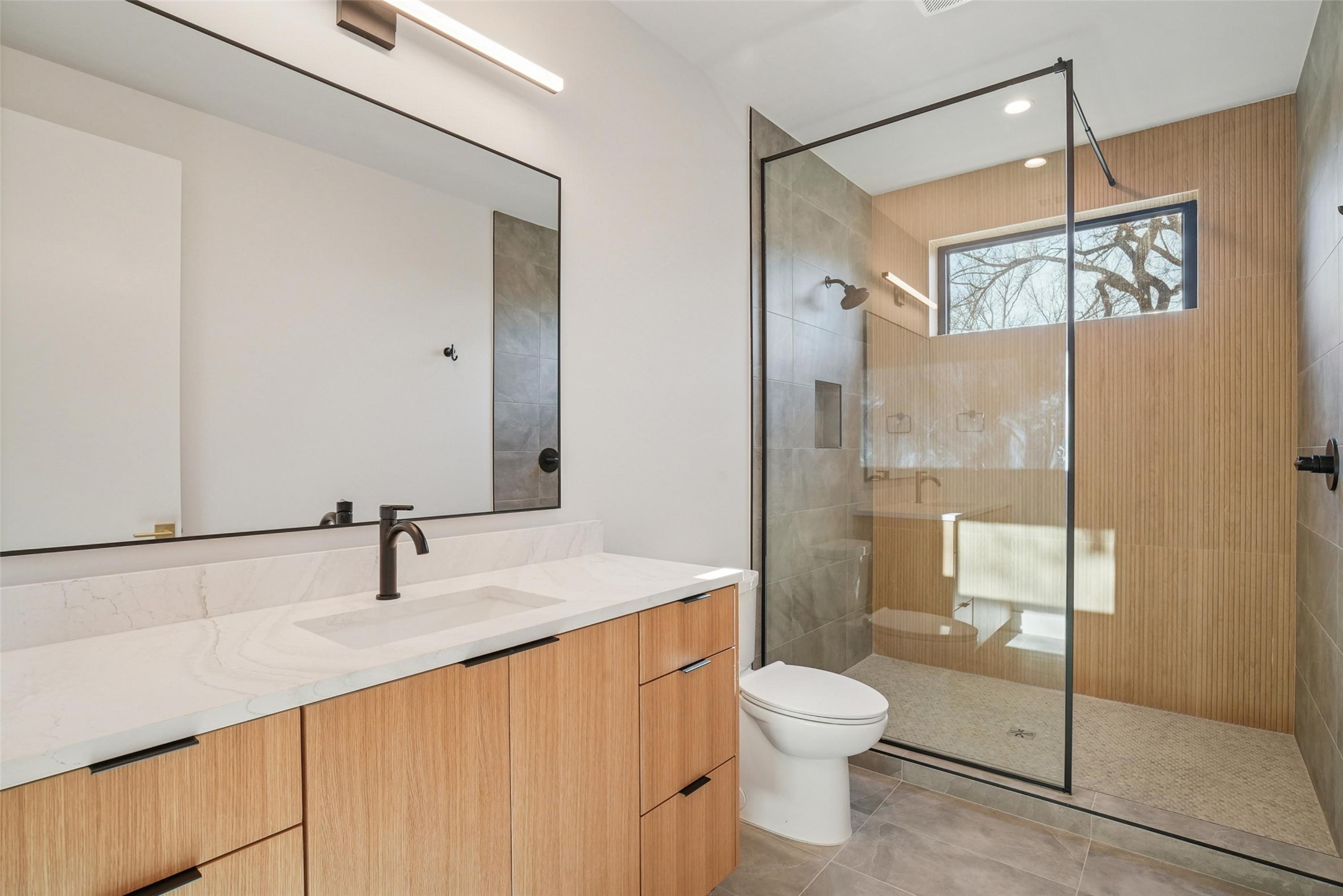 8650 San Fernando Way