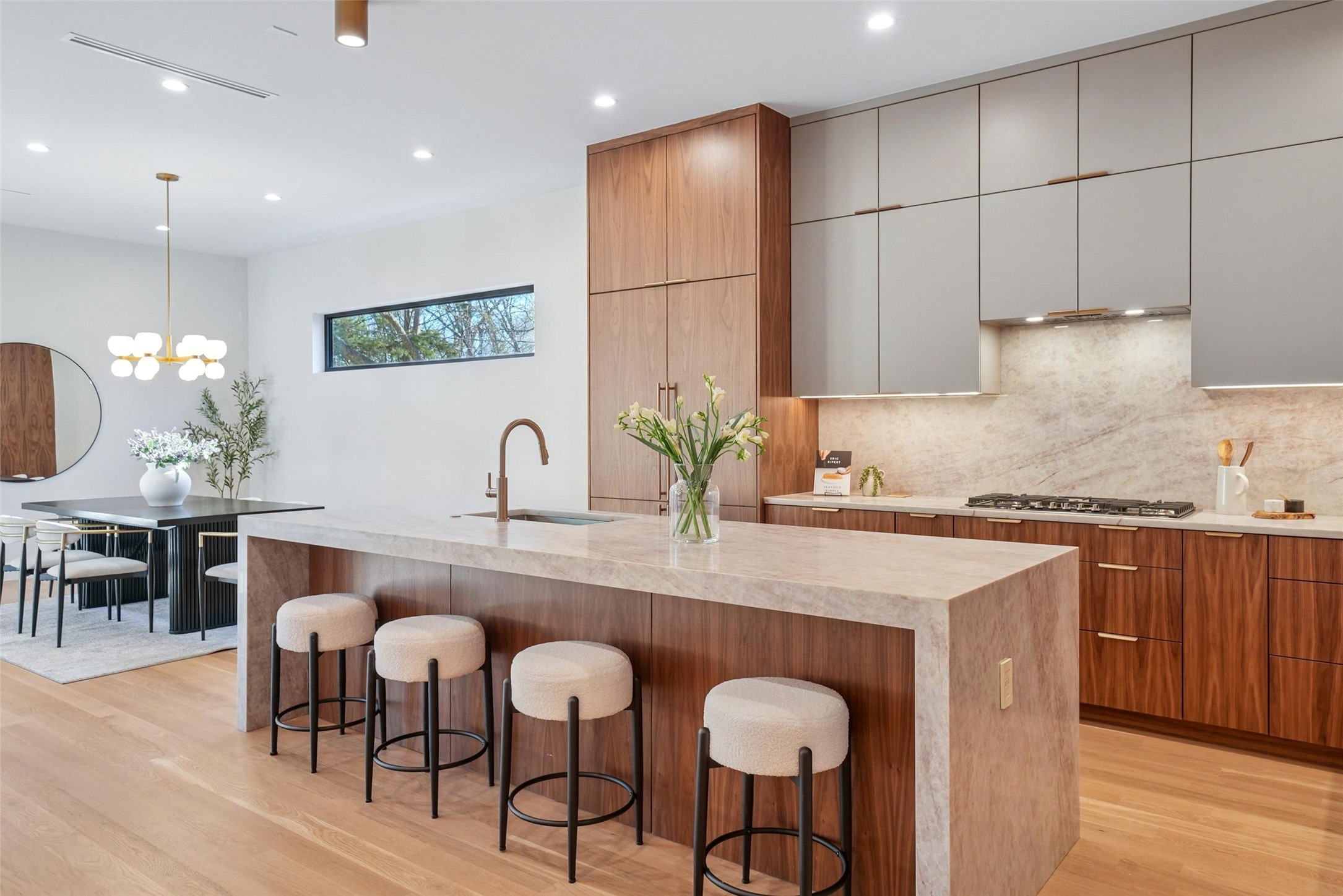 8650 San Fernando Way