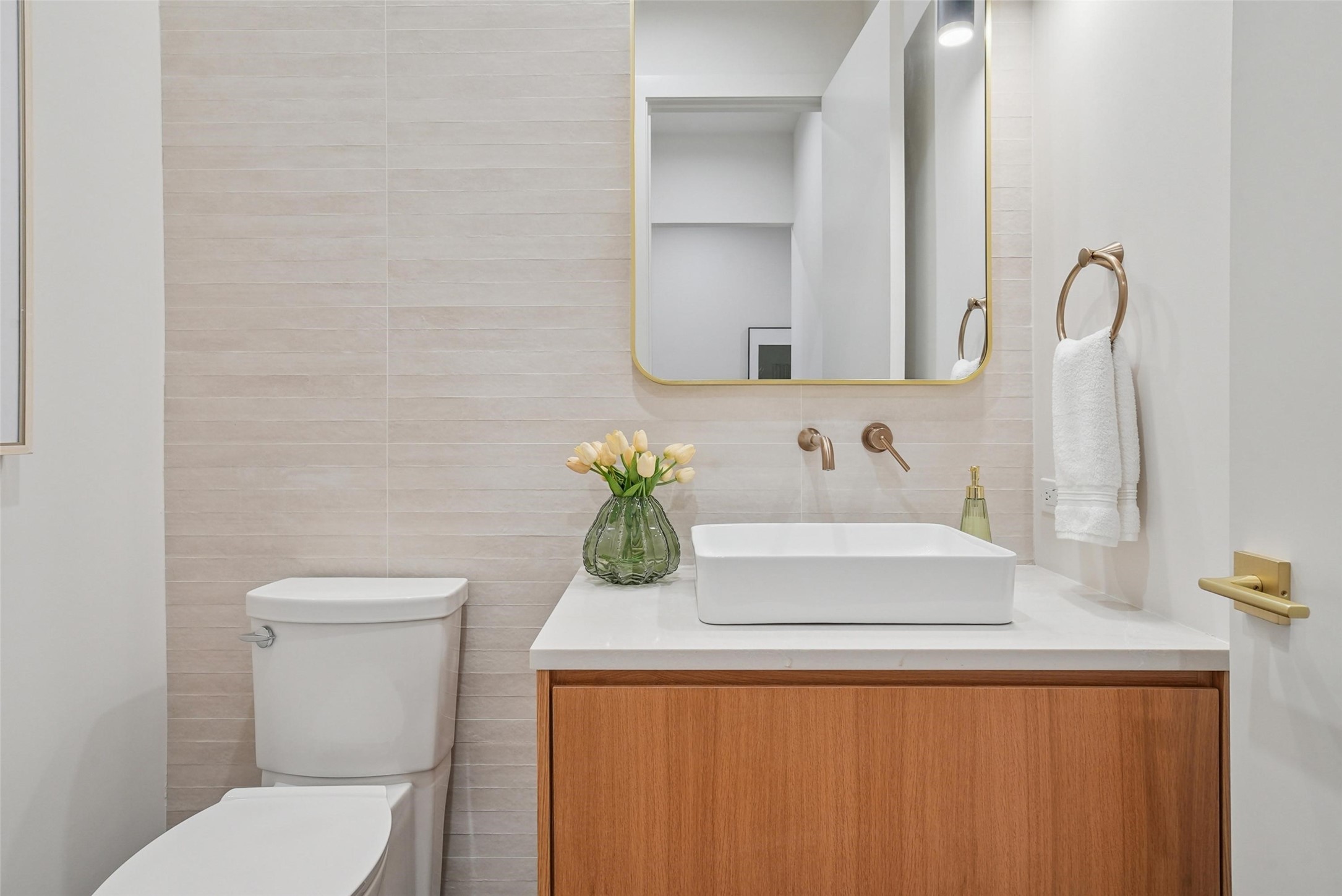 8650 San Fernando Way