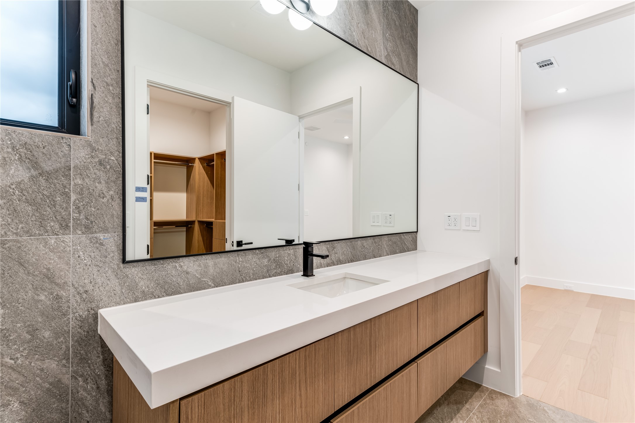 229 Sunset Point Trail