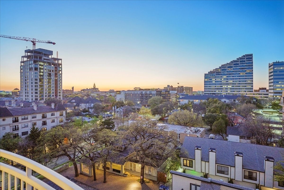 3225 Turtle Creek Boulevard 832