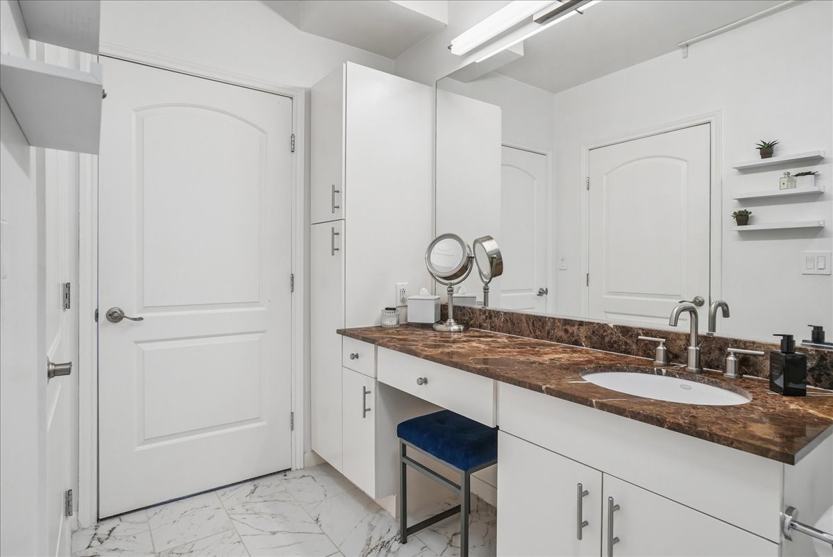 3225 Turtle Creek Boulevard 832