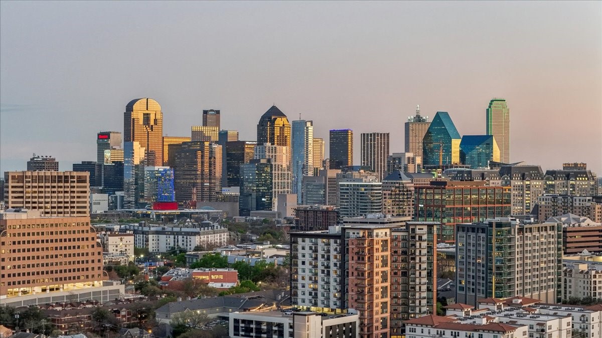 3225 Turtle Creek Boulevard 832