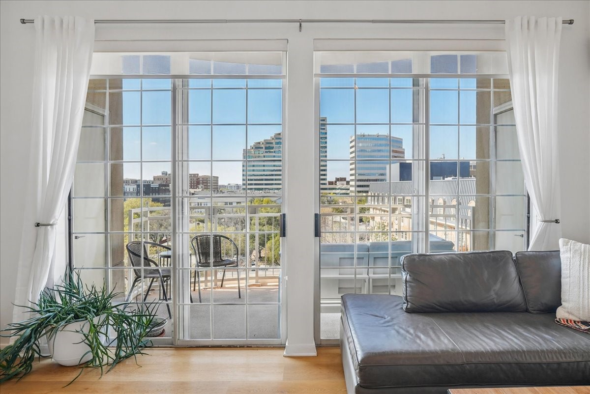 3225 Turtle Creek Boulevard 832