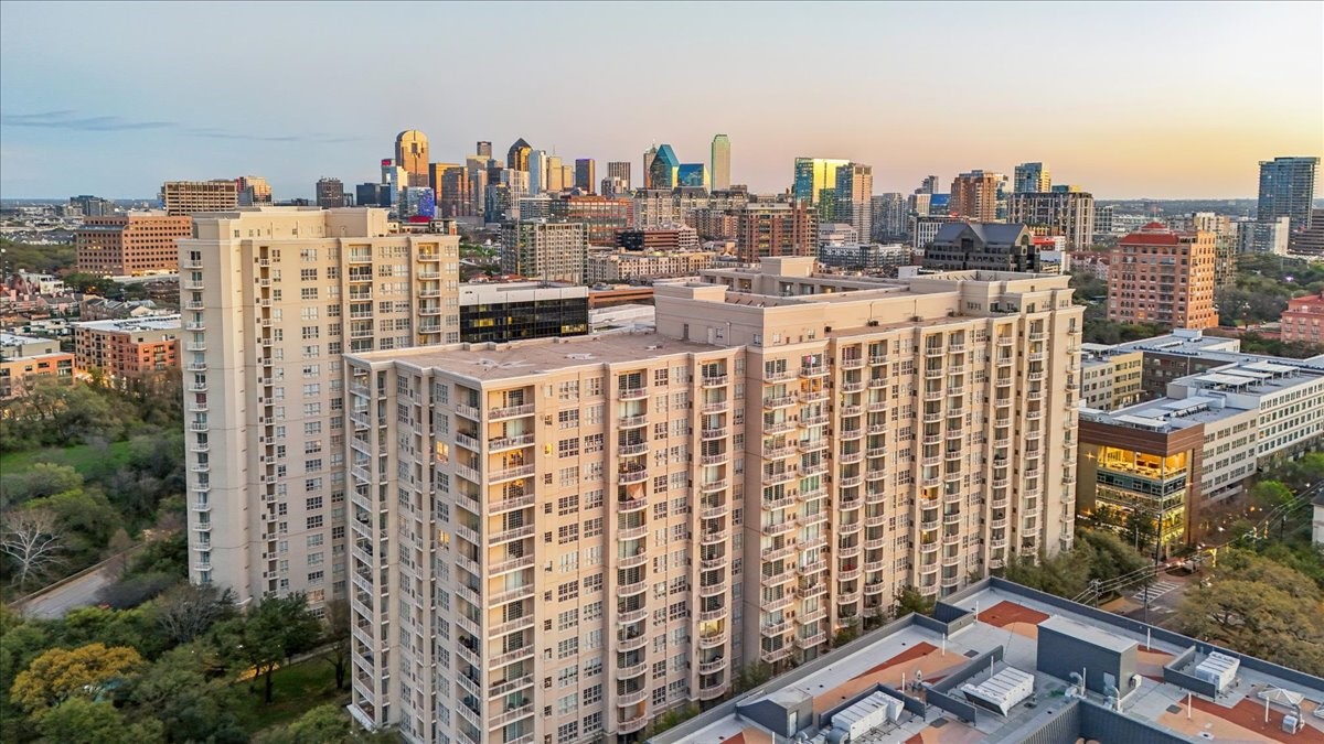 3225 Turtle Creek Boulevard 832