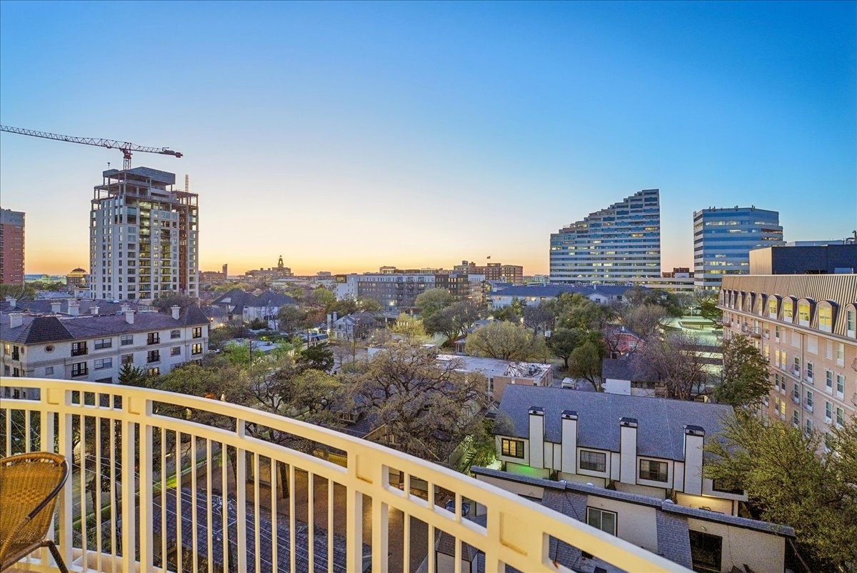 3225 Turtle Creek Boulevard 832