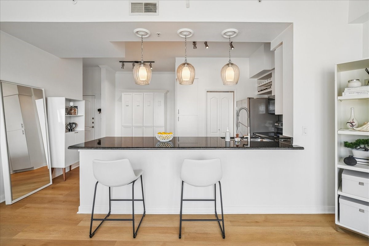 3225 Turtle Creek Boulevard 832