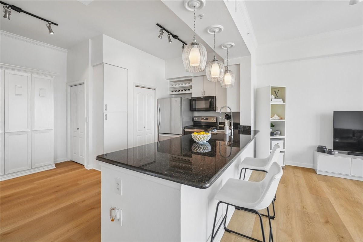 3225 Turtle Creek Boulevard 832