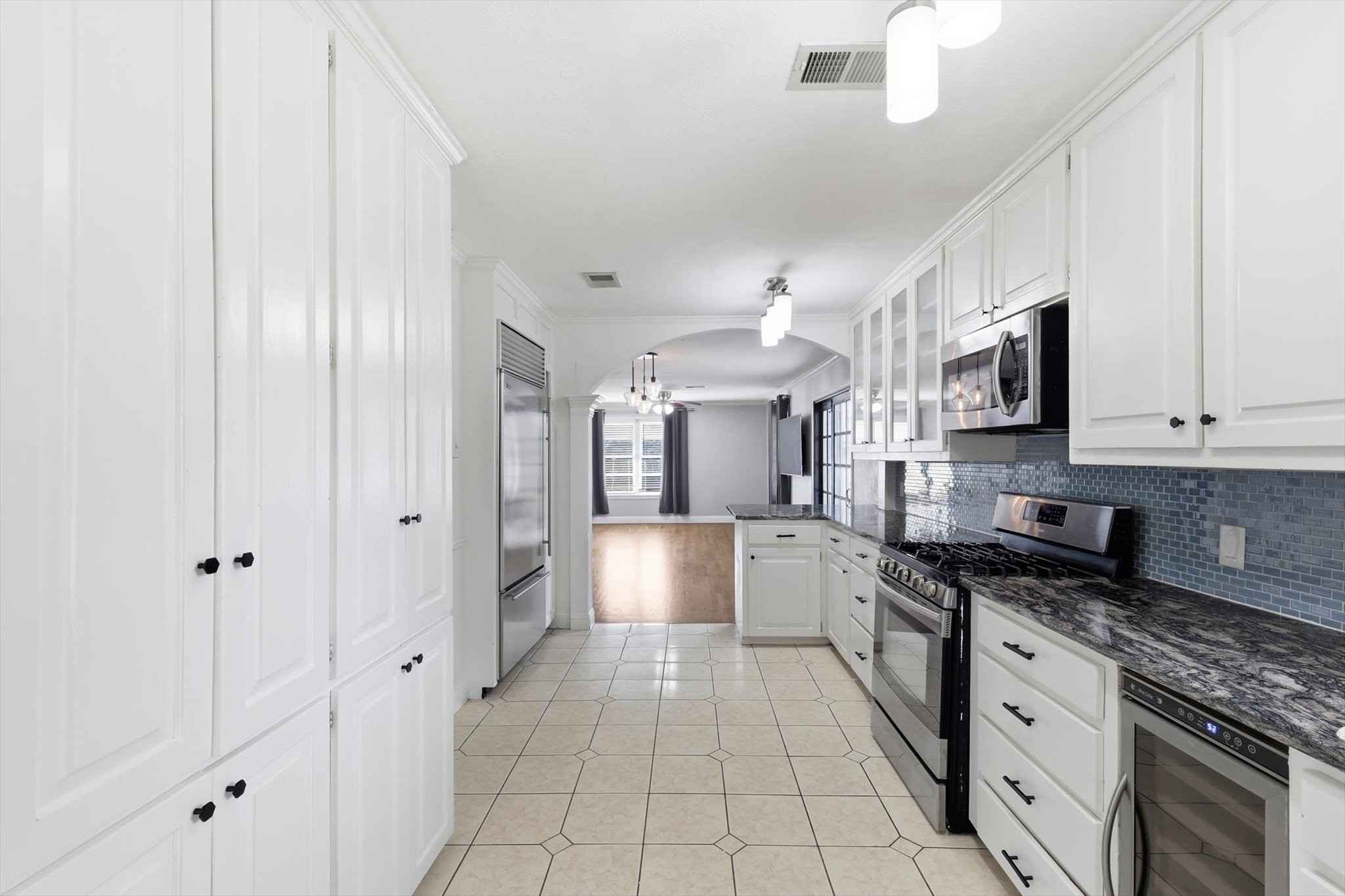 9403 Thornberry Lane