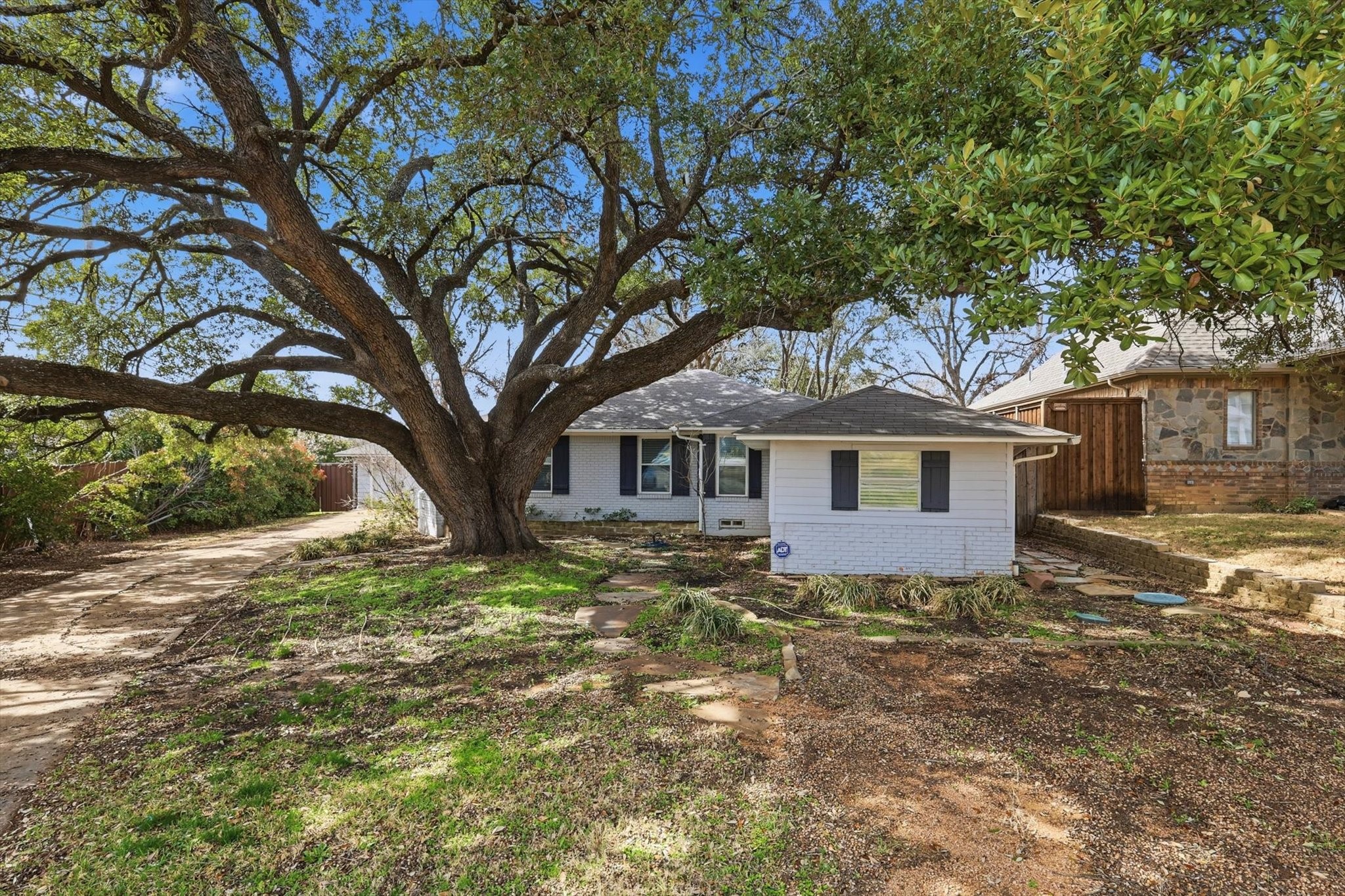 9403 Thornberry Lane