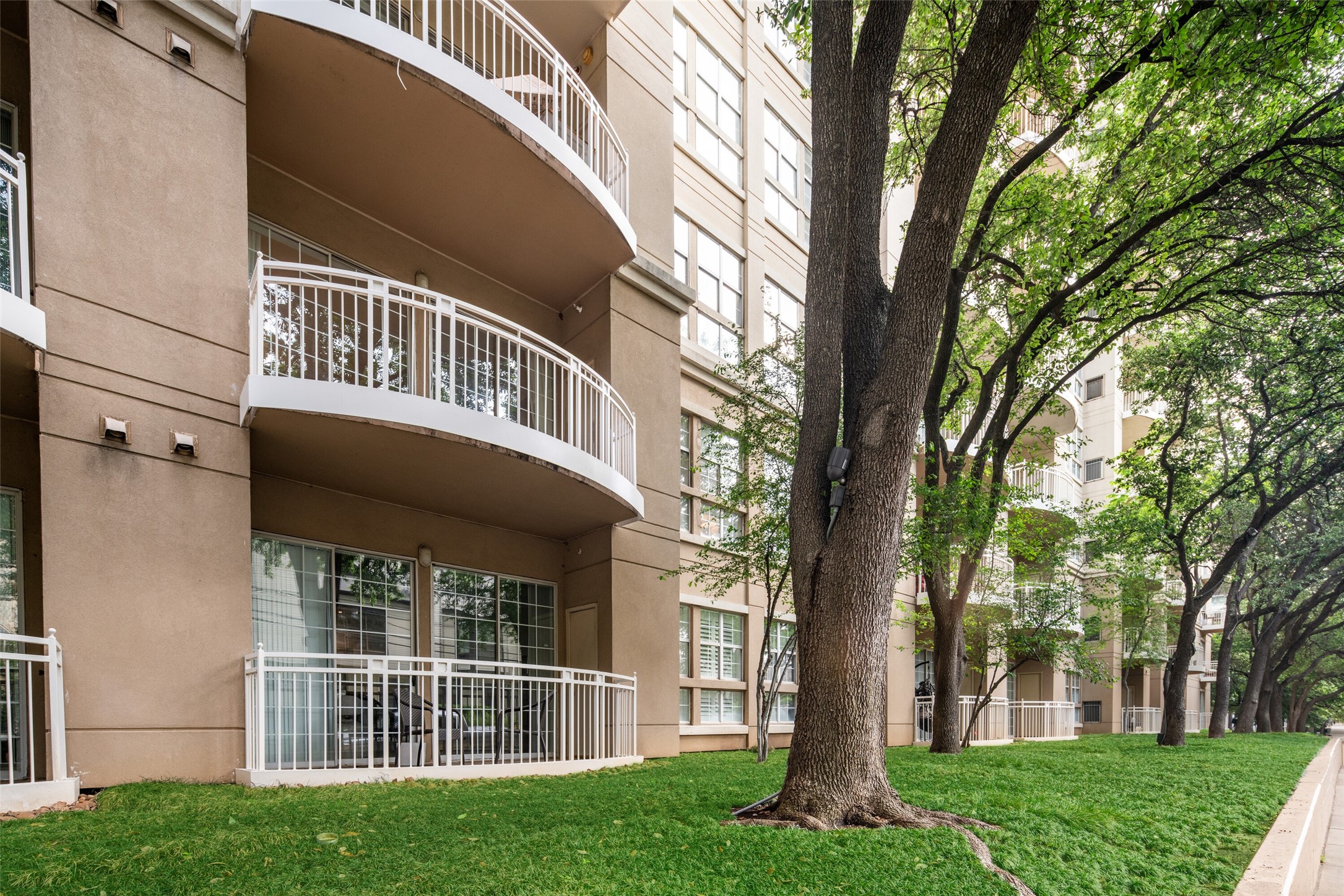 3225 Turtle Creek Boulevard 234