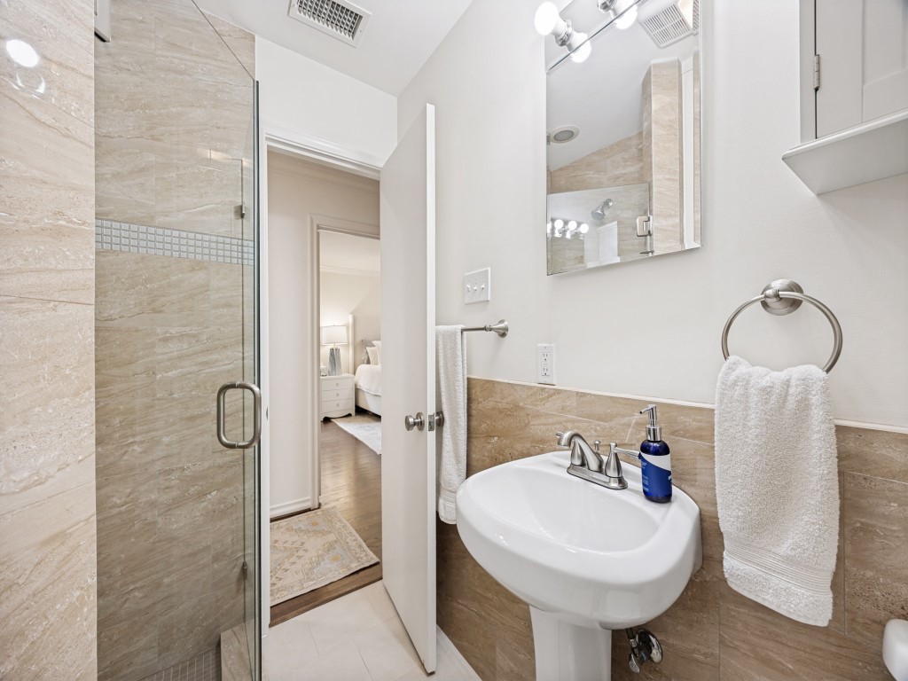 4107 Lomita Lane