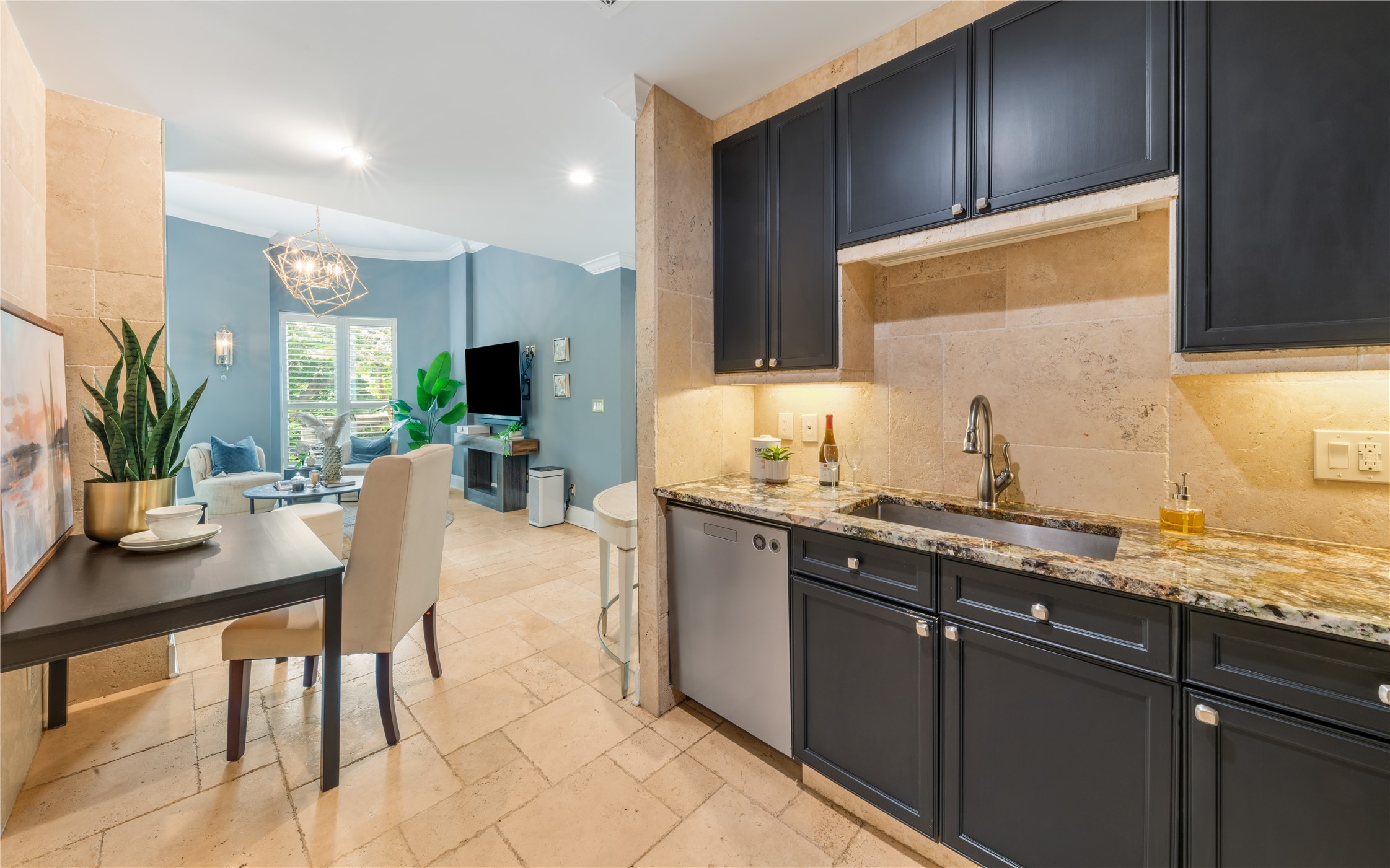 3401 Lee Parkway 104