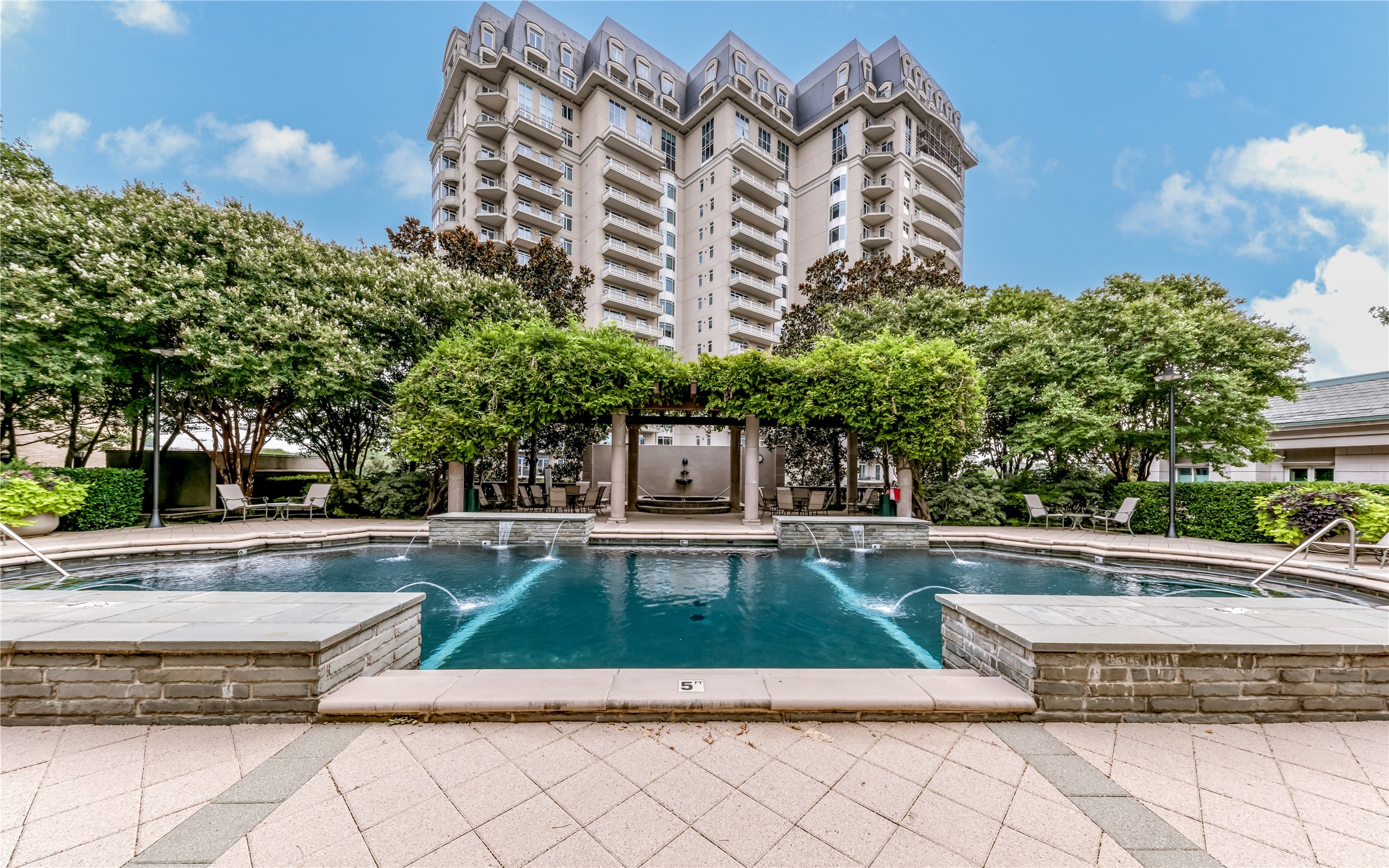 3401 Lee Parkway 104