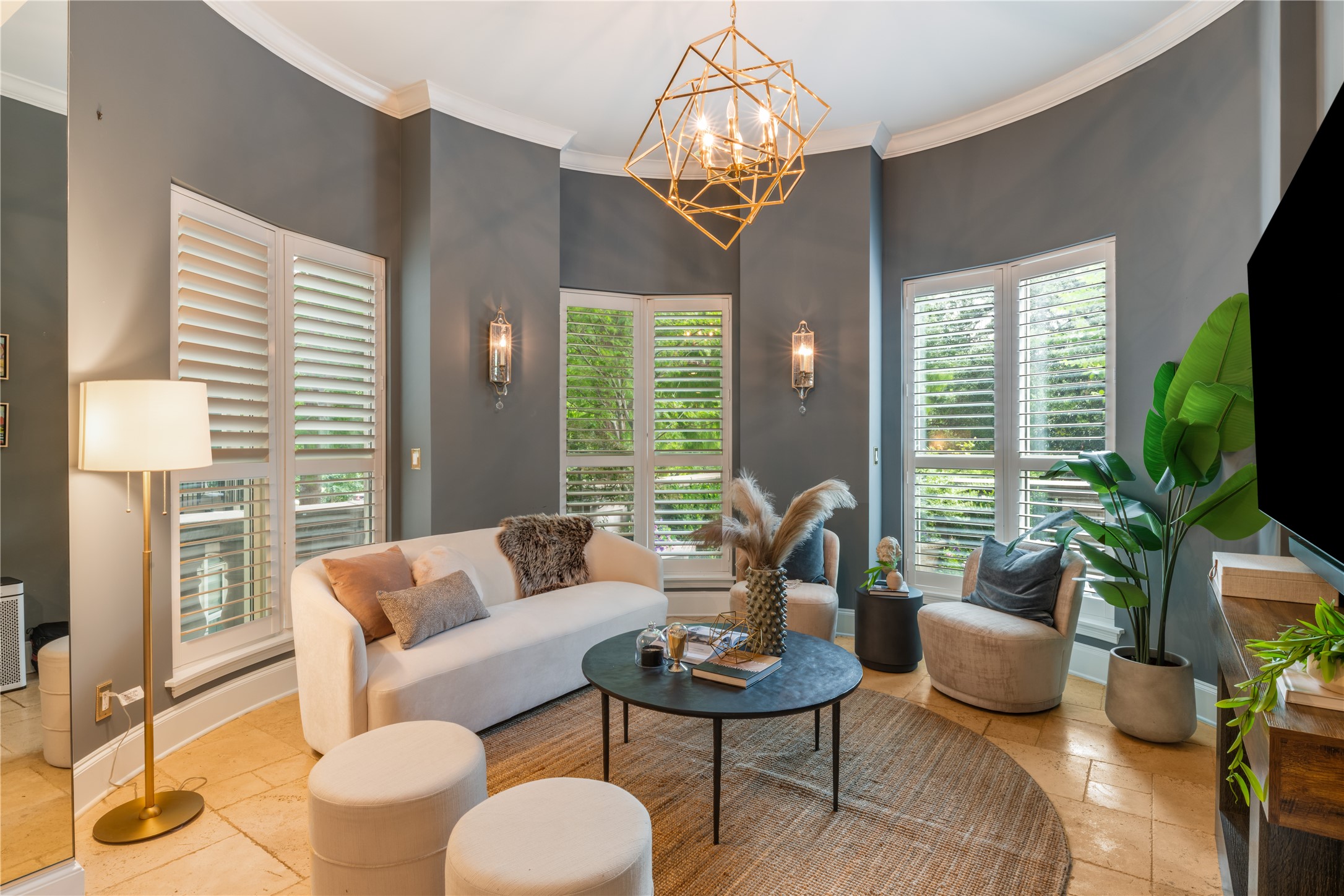 3401 Lee Parkway 104