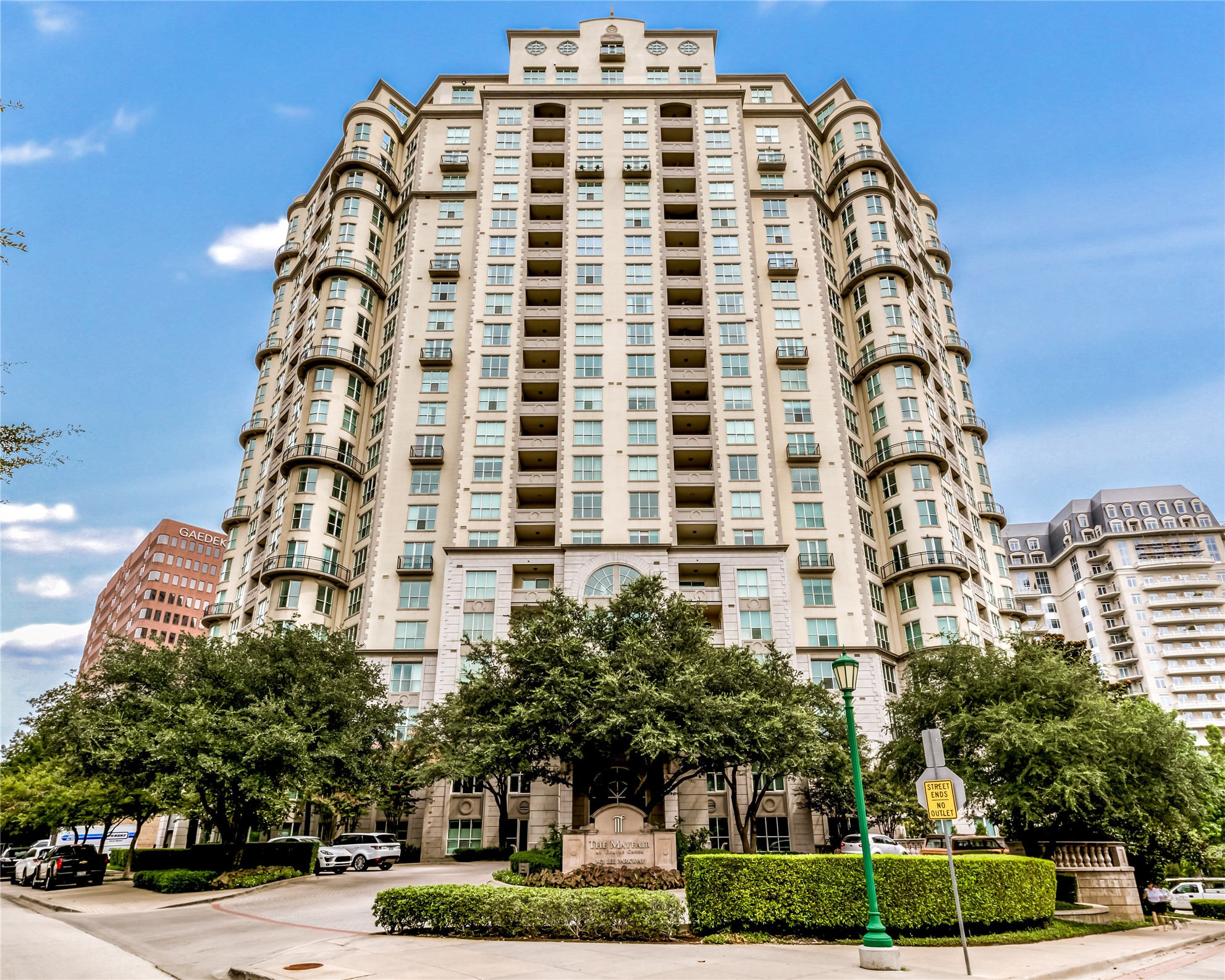 3401 Lee Parkway 104