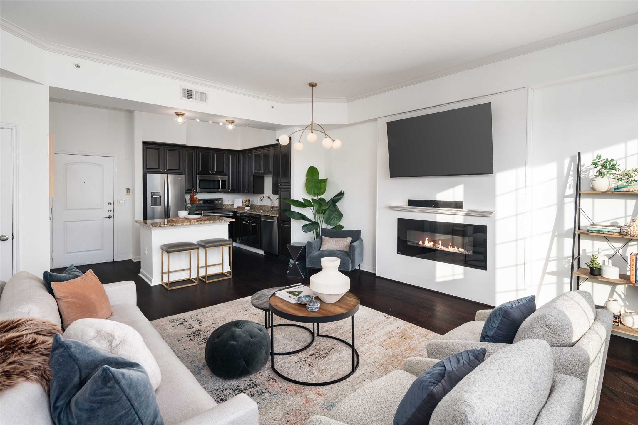 3225 Turtle Creek Boulevard 716