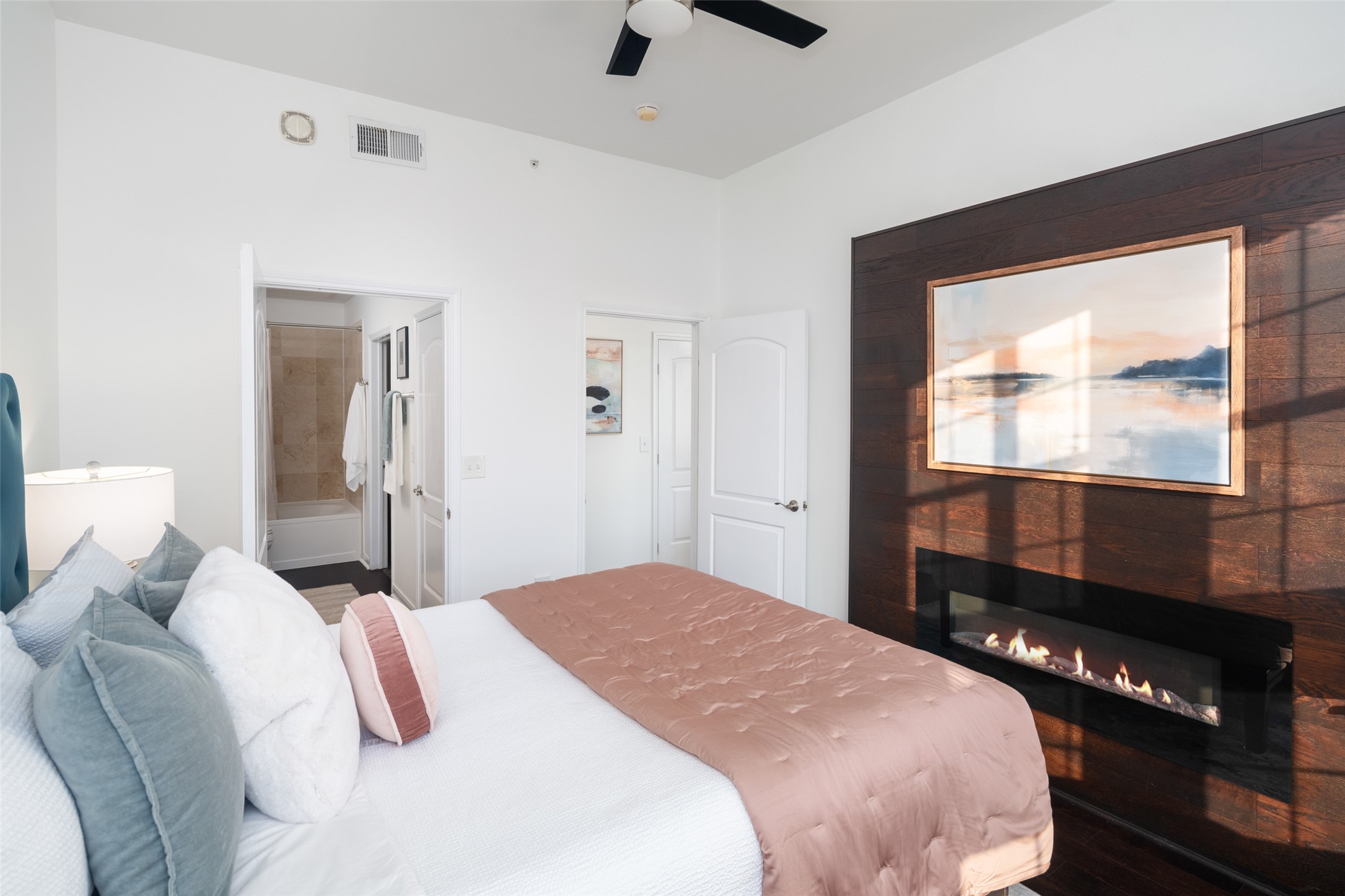 3225 Turtle Creek Boulevard 716