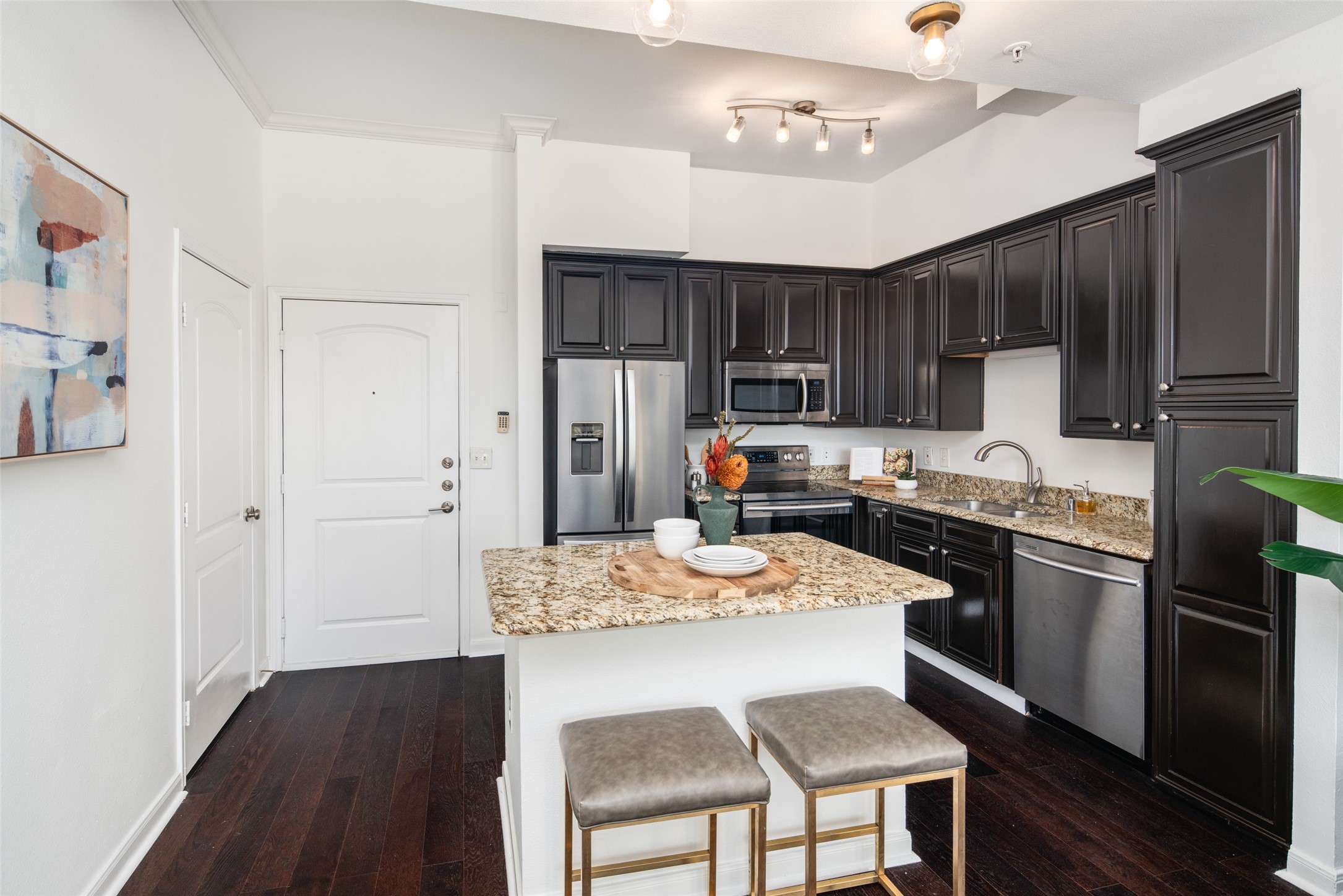 3225 Turtle Creek Boulevard 716