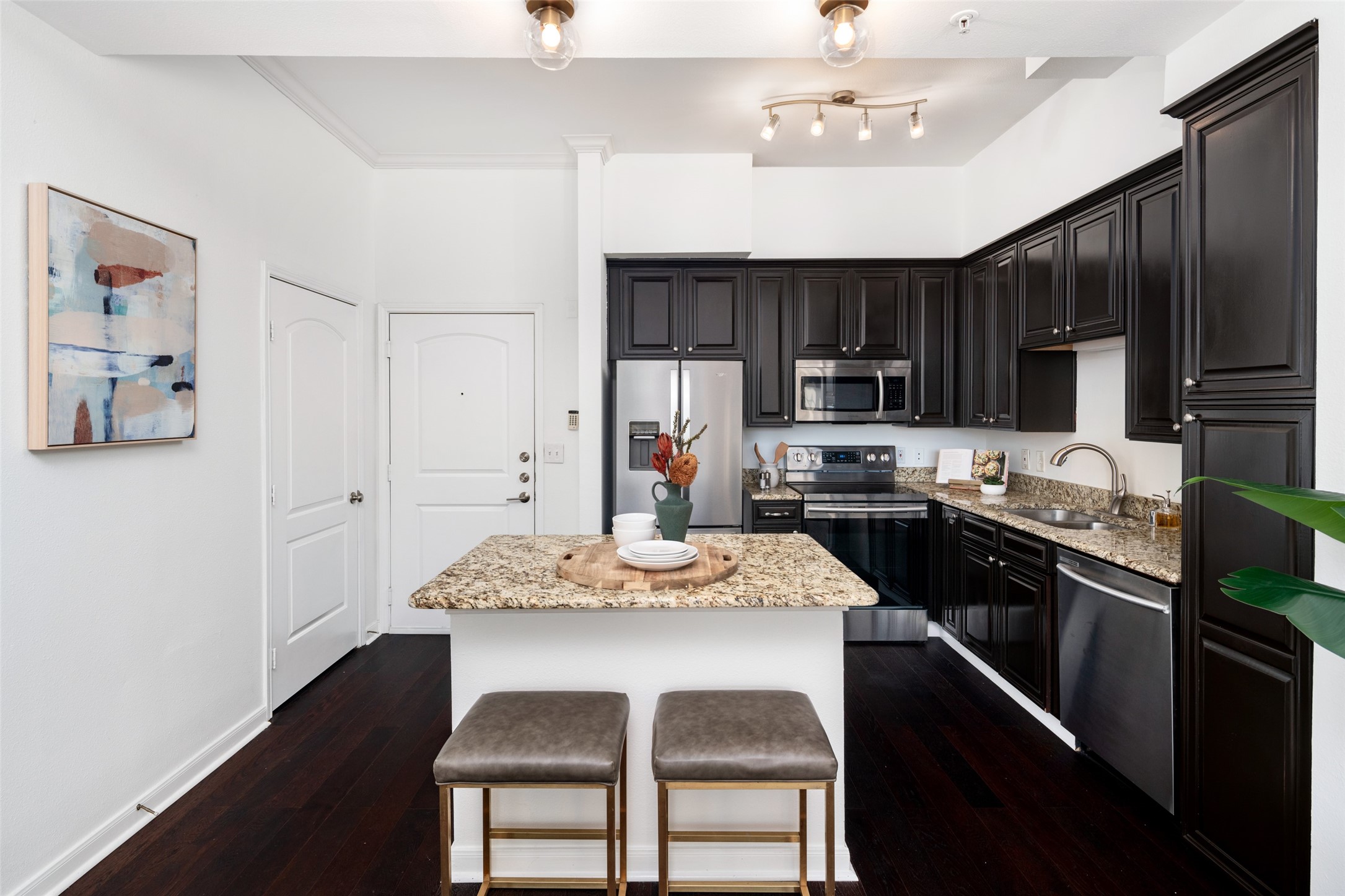 3225 Turtle Creek Boulevard 716