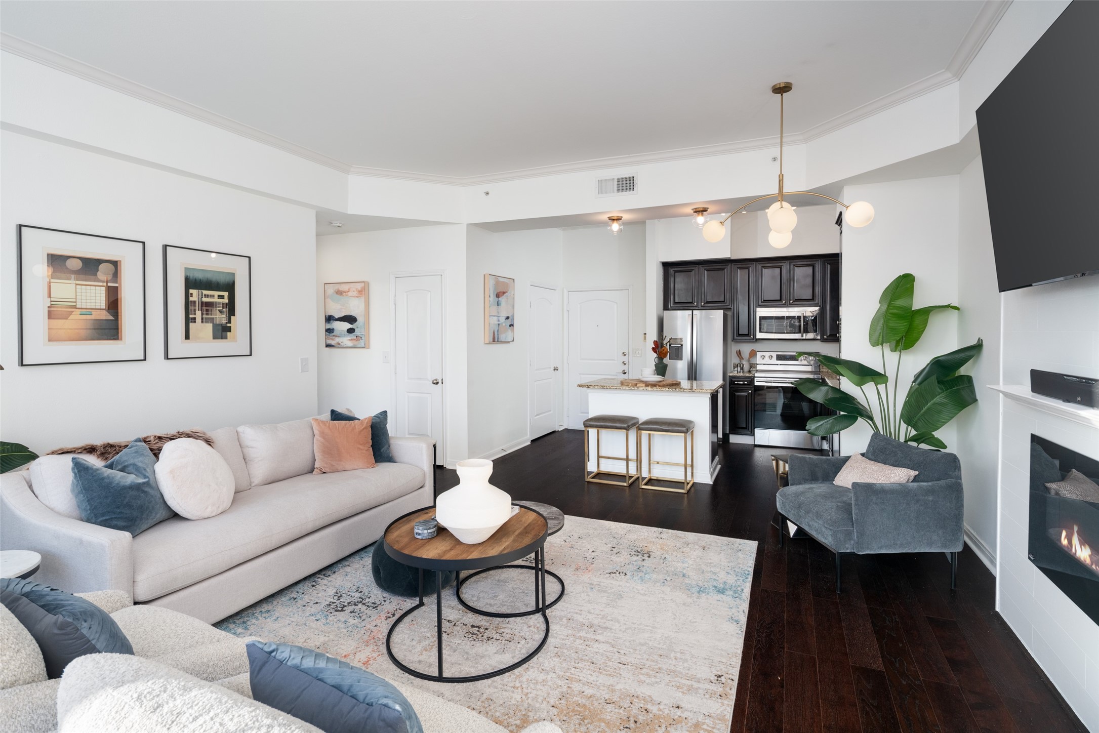 3225 Turtle Creek Boulevard 716