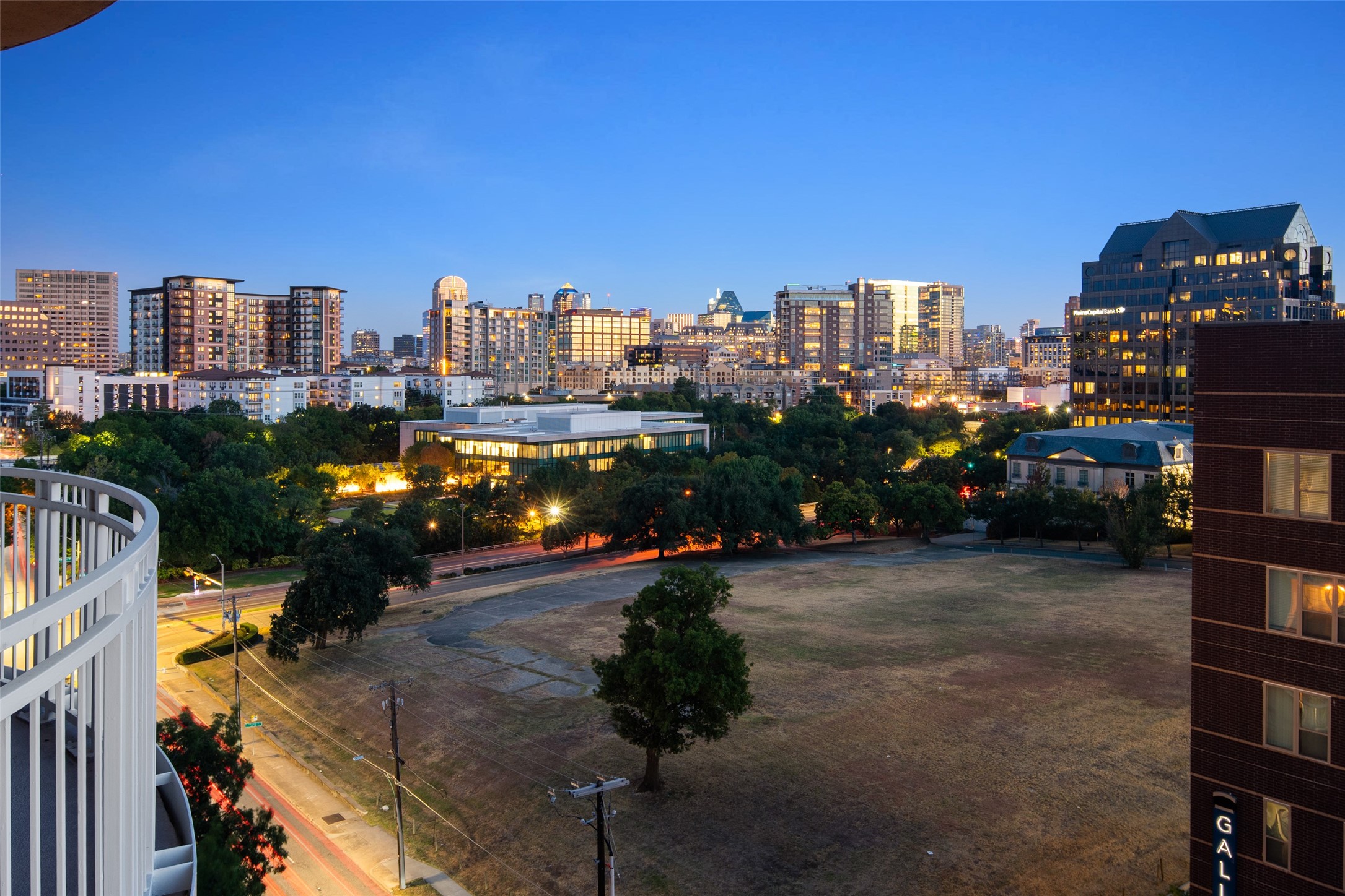 3225 Turtle Creek Boulevard 716