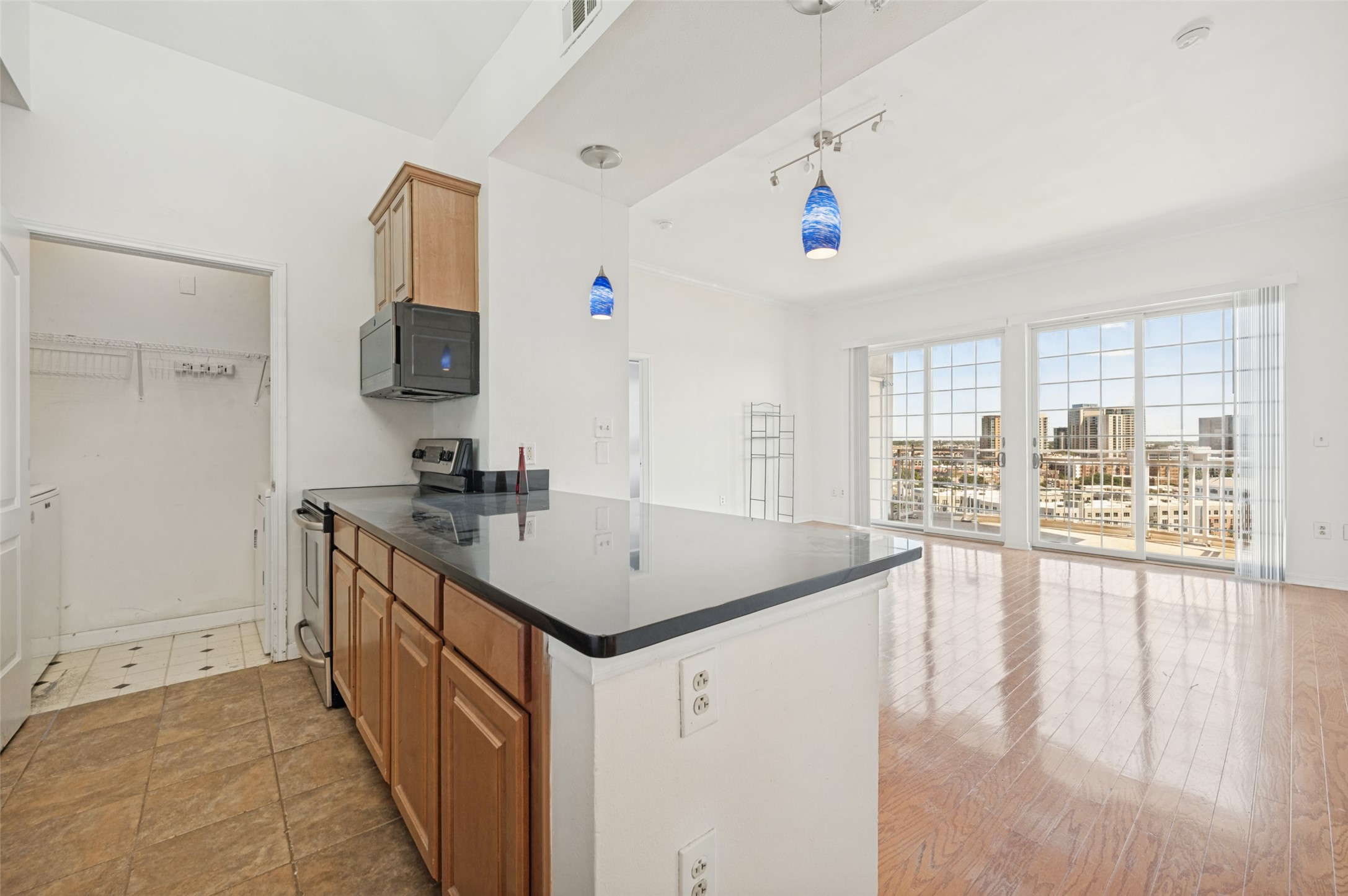 3225 Turtle Creek Boulevard 2104