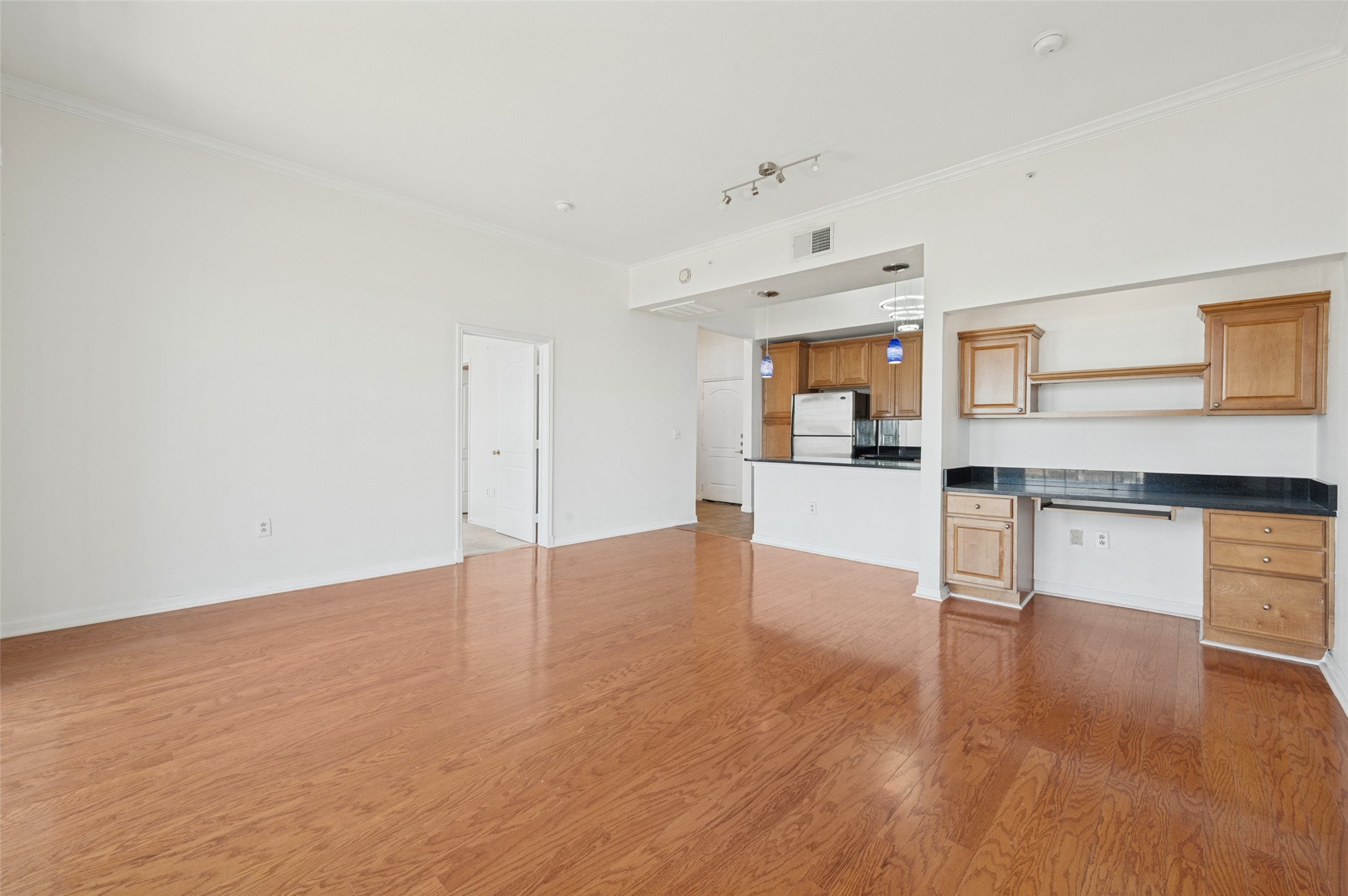 3225 Turtle Creek Boulevard 2104