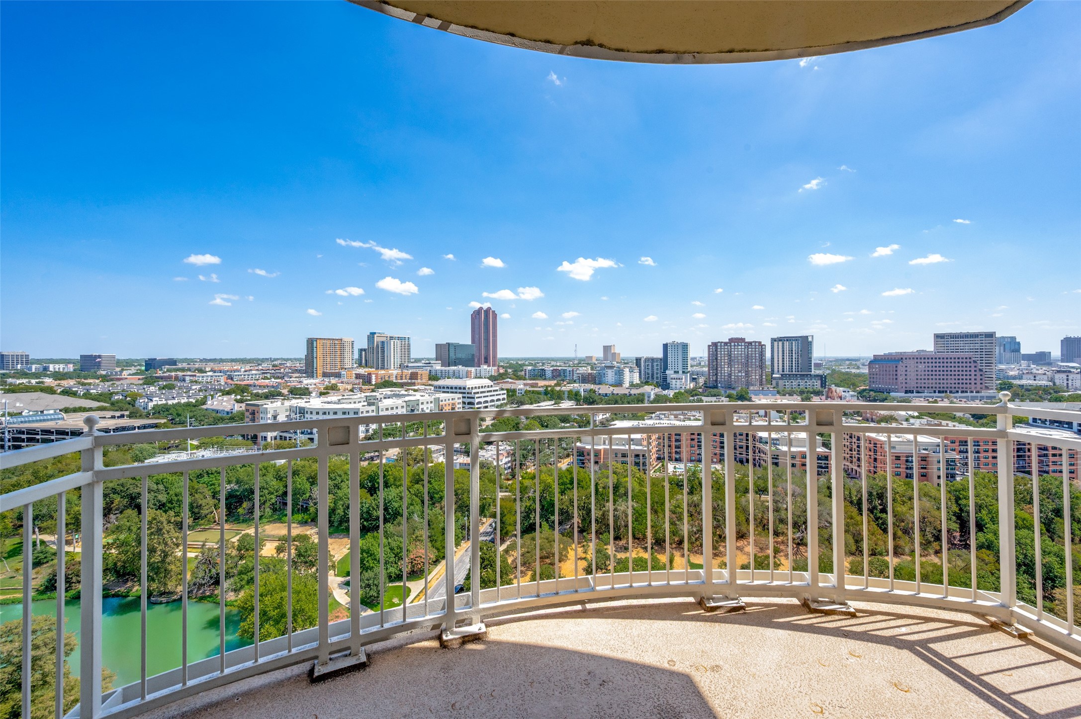 3225 Turtle Creek Boulevard 2104