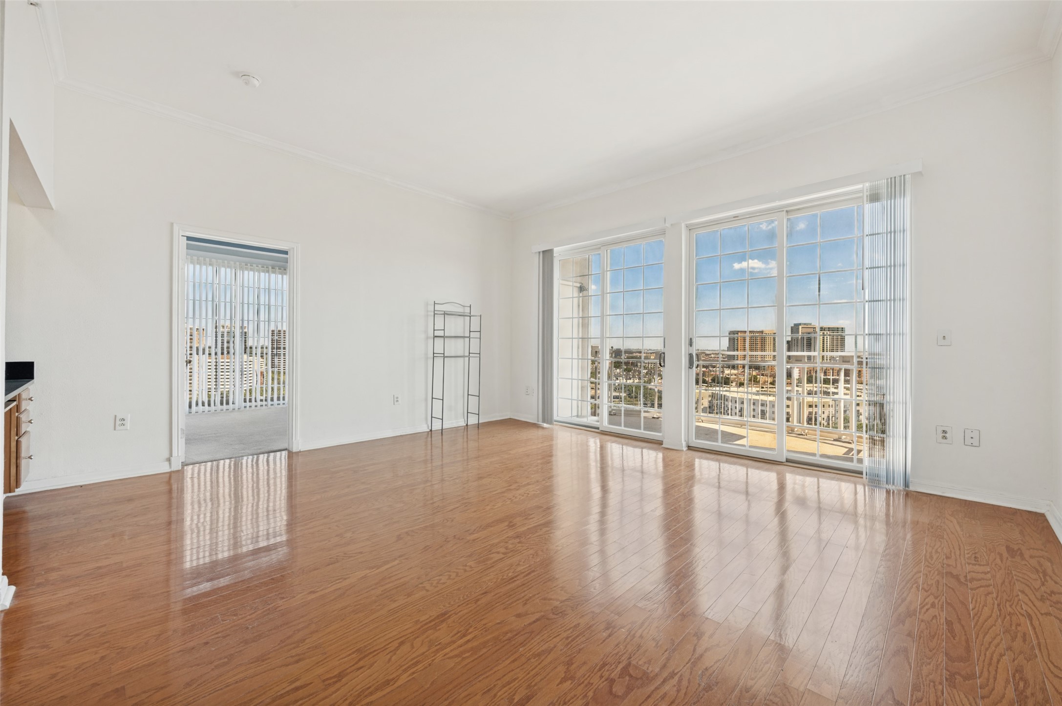 3225 Turtle Creek Boulevard 2104
